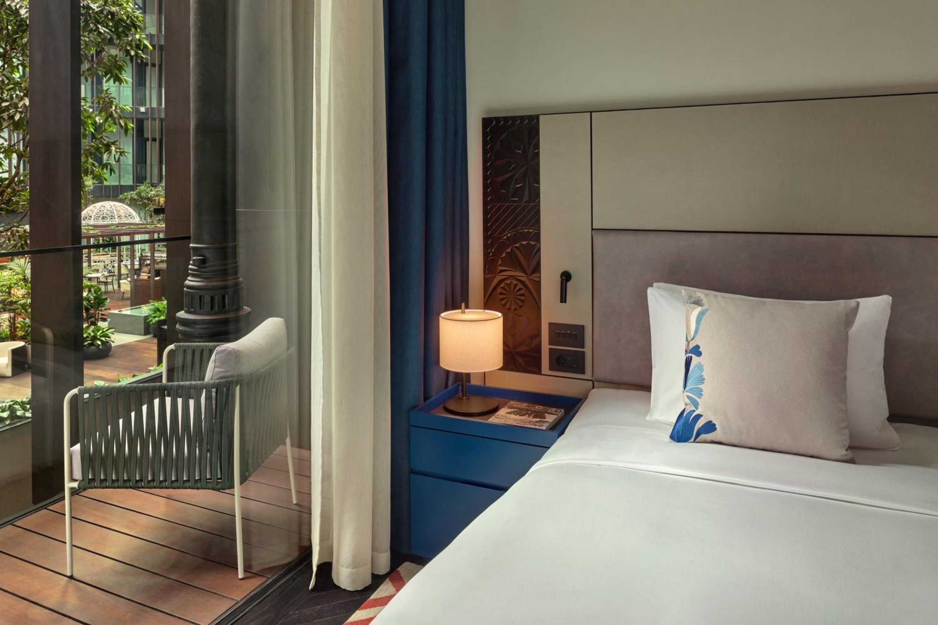 Atrium Twin Room with Two Twin Beds and Balcony - Atrium View - Photo 2
