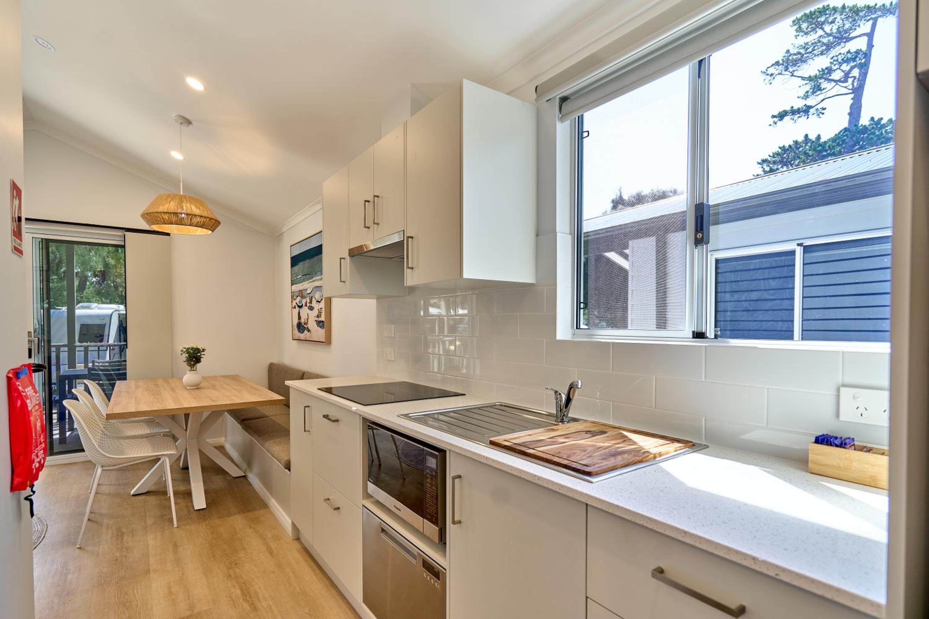 Two-Bedroom Deluxe Apartment - Photo 4
