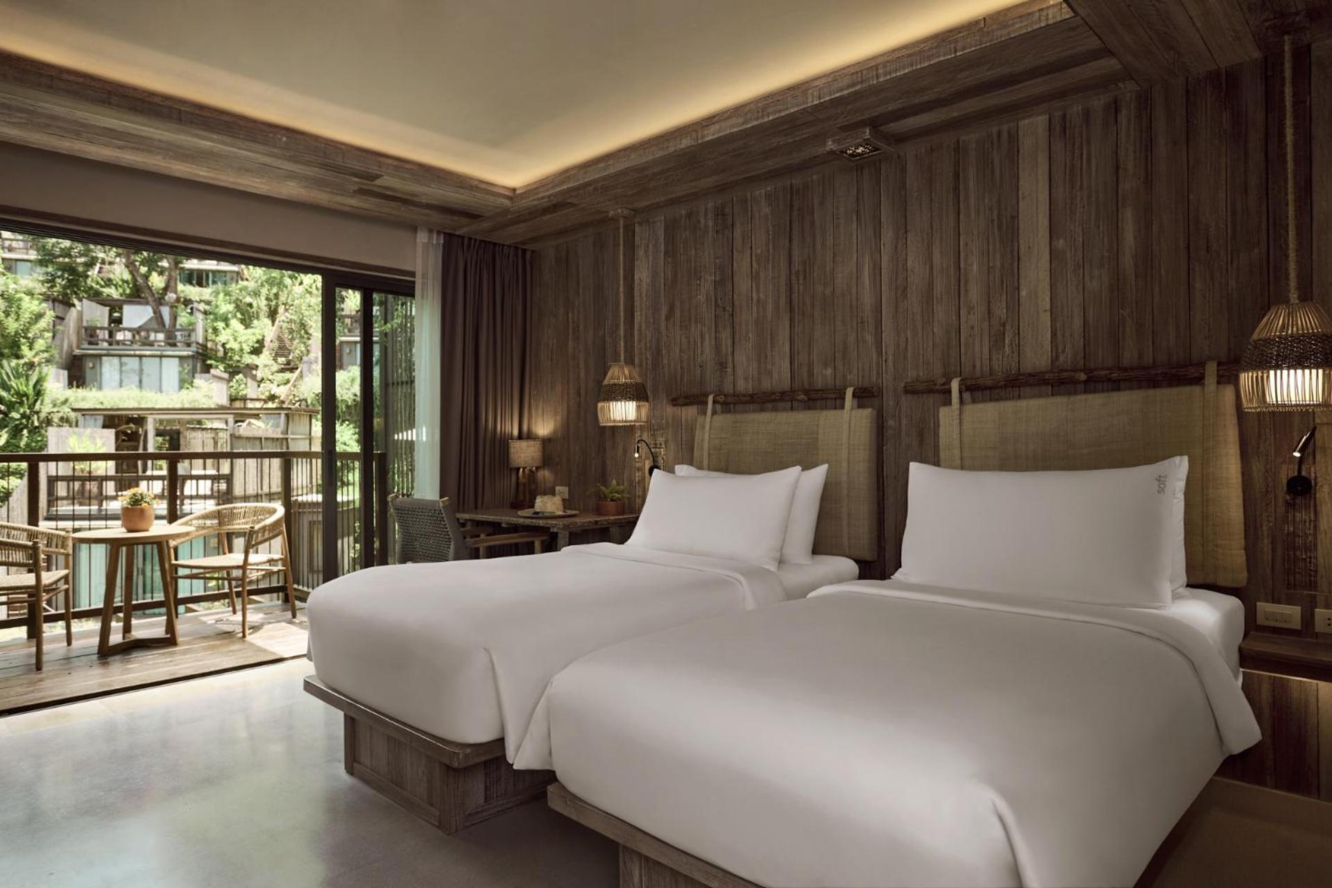 Two-Bedroom Suite with One King, Two Twin Beds and Garden View