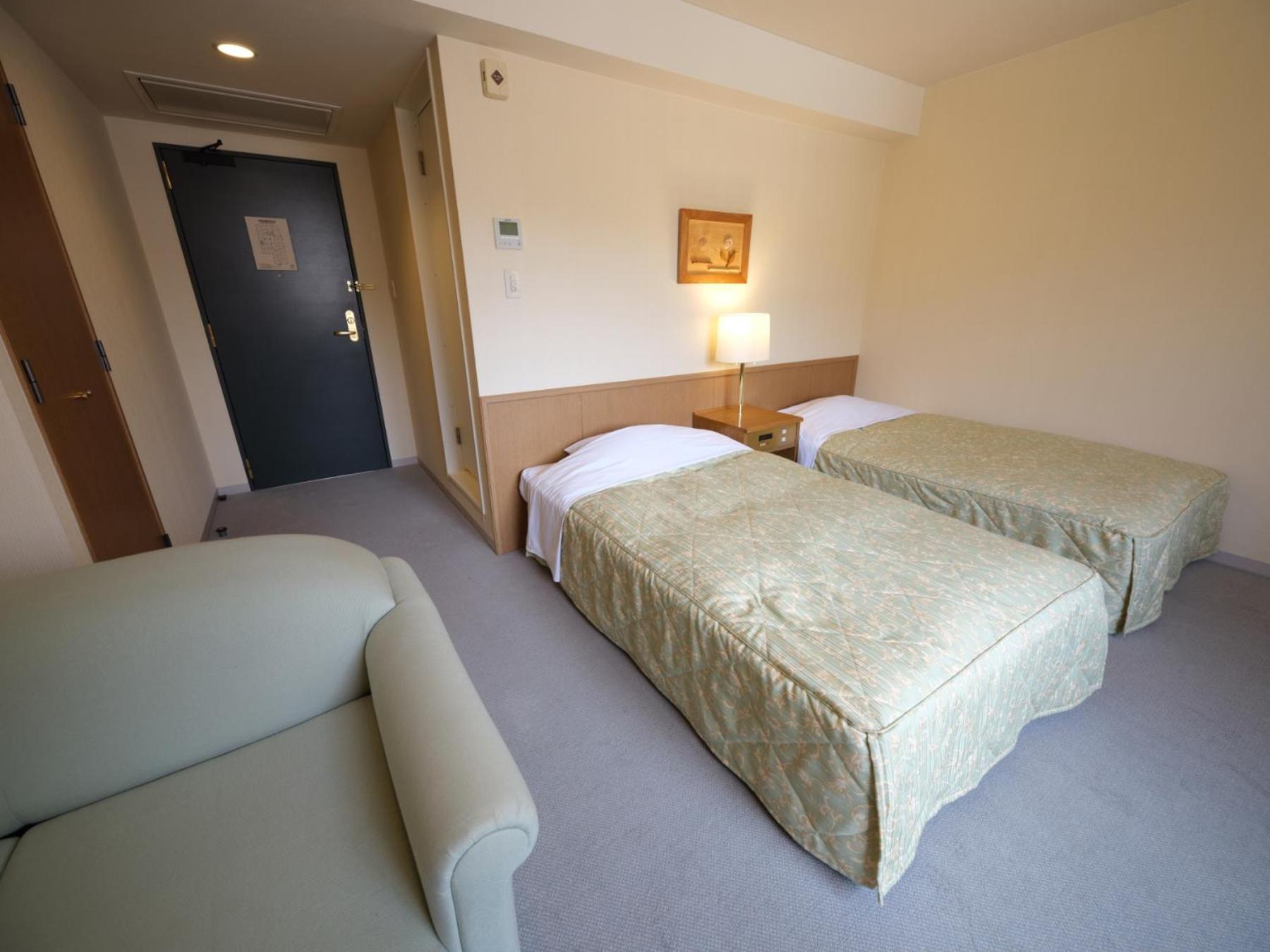 Twin Room - Photo 3