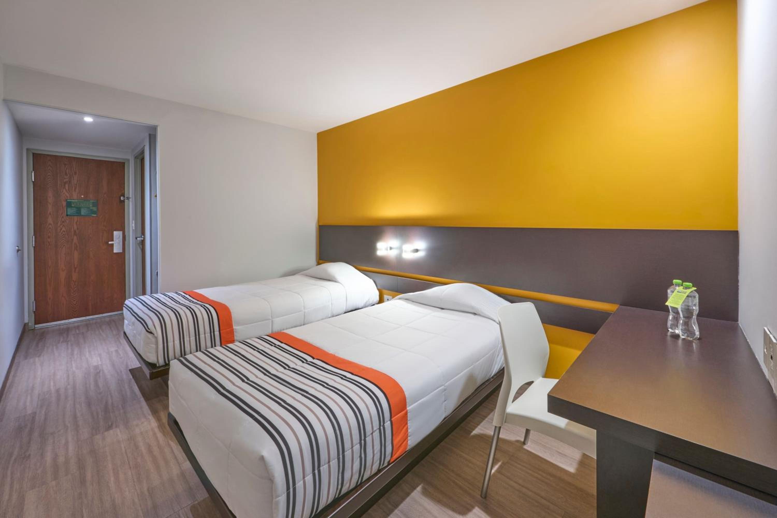 Twin Room - Photo 5