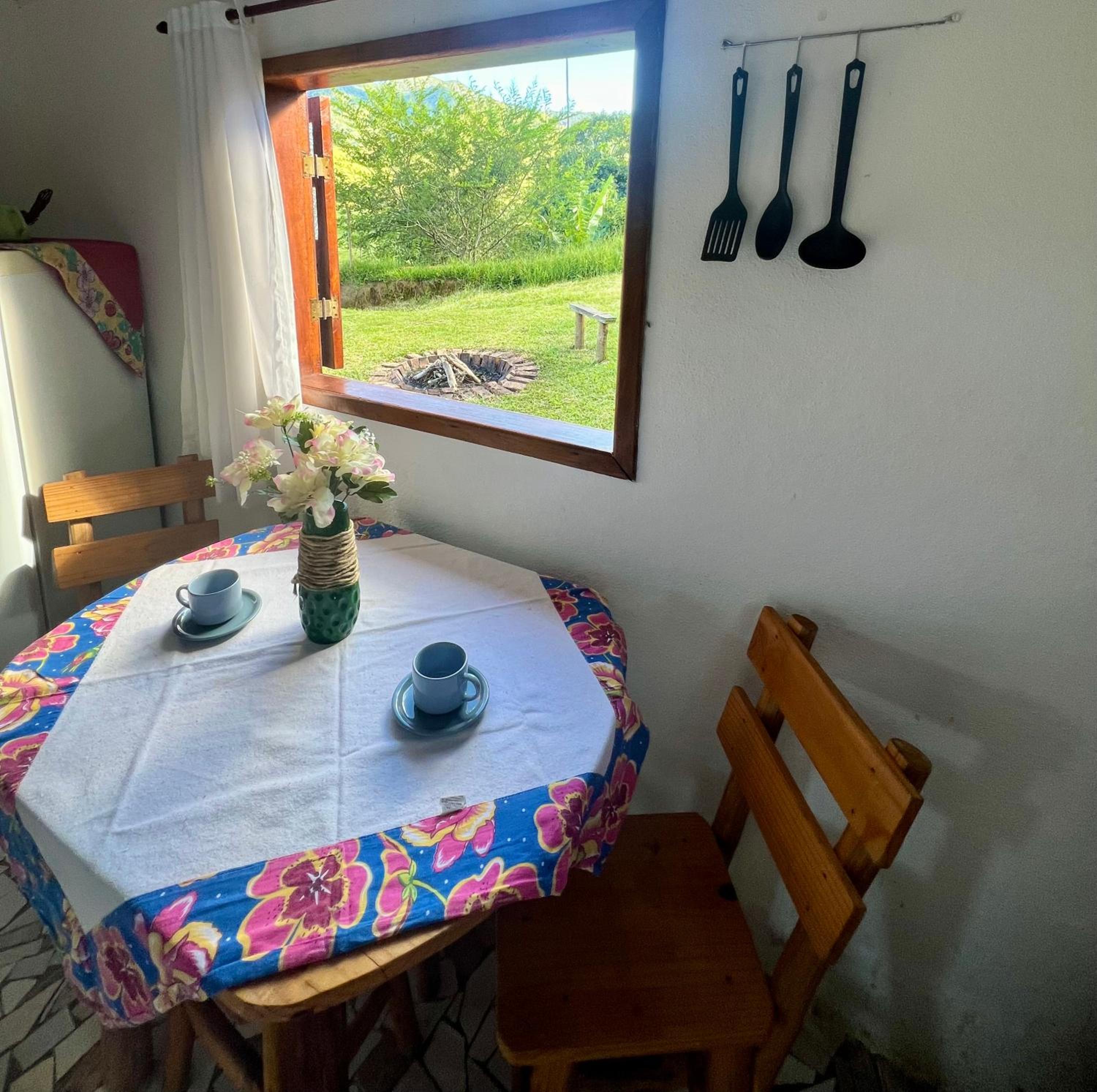 Family Room with Mountain View photo 3