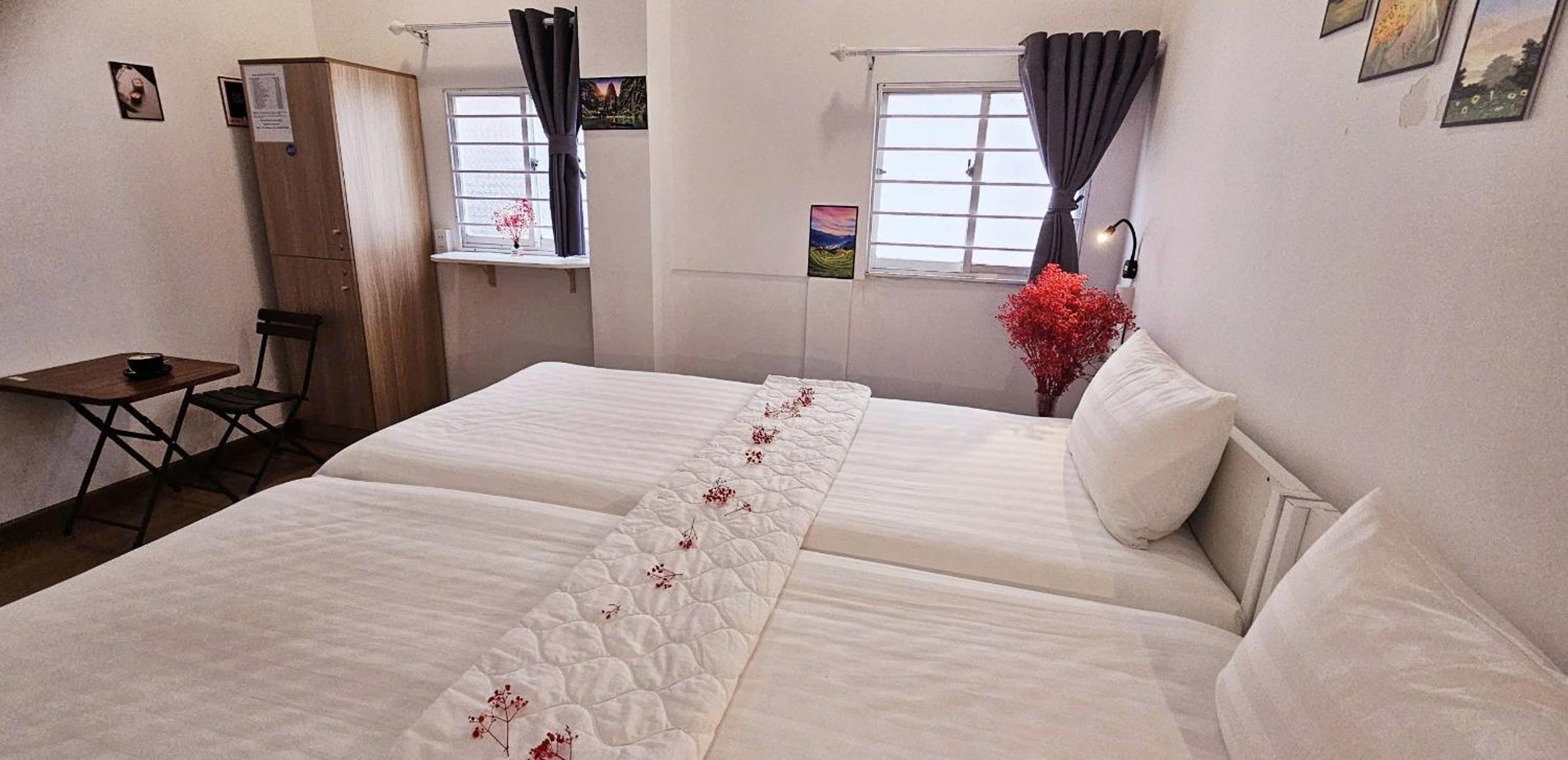 Bed in 8-Bed Mixed Dormitory Room