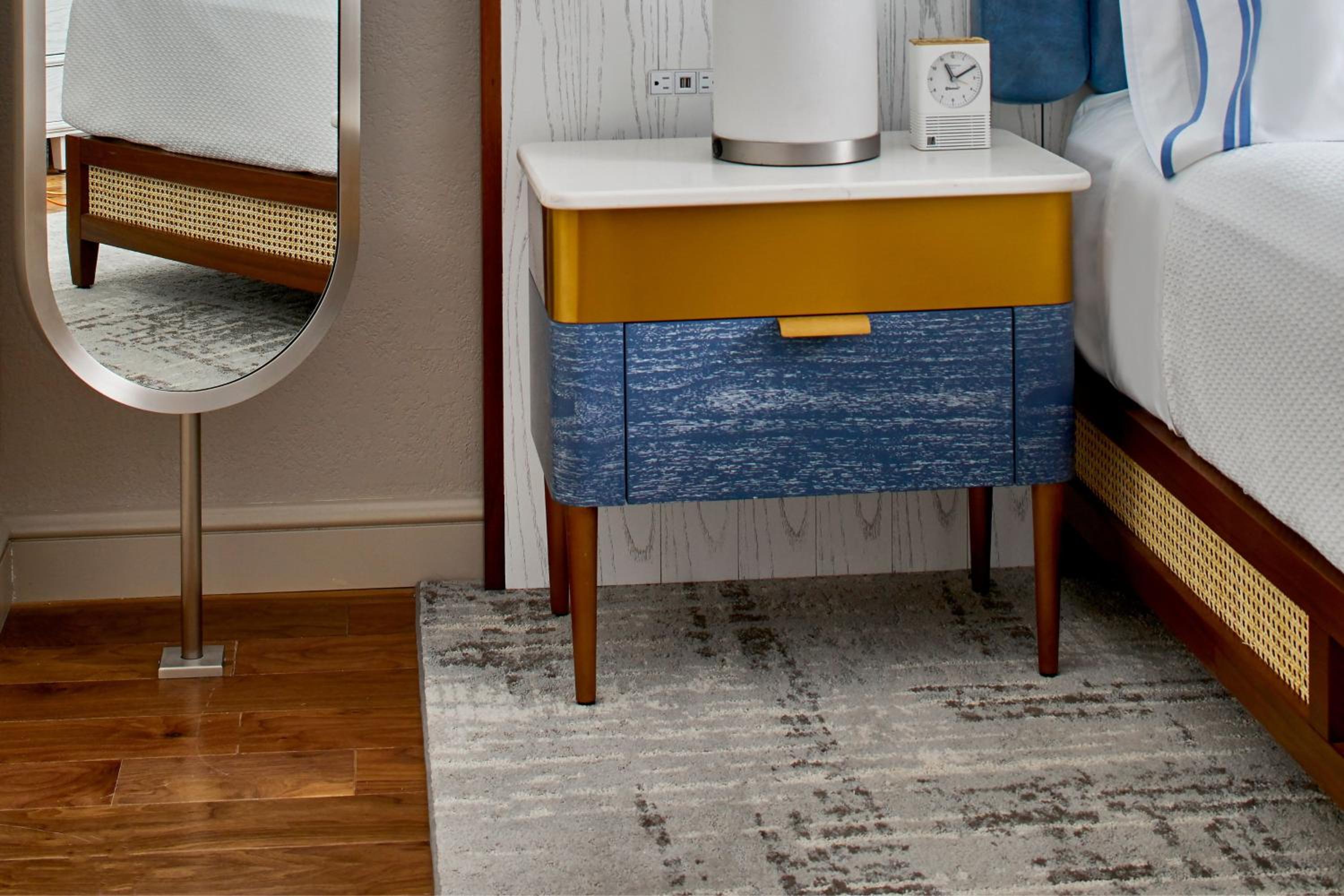 King Room - Hearing Accessible - Photo 13