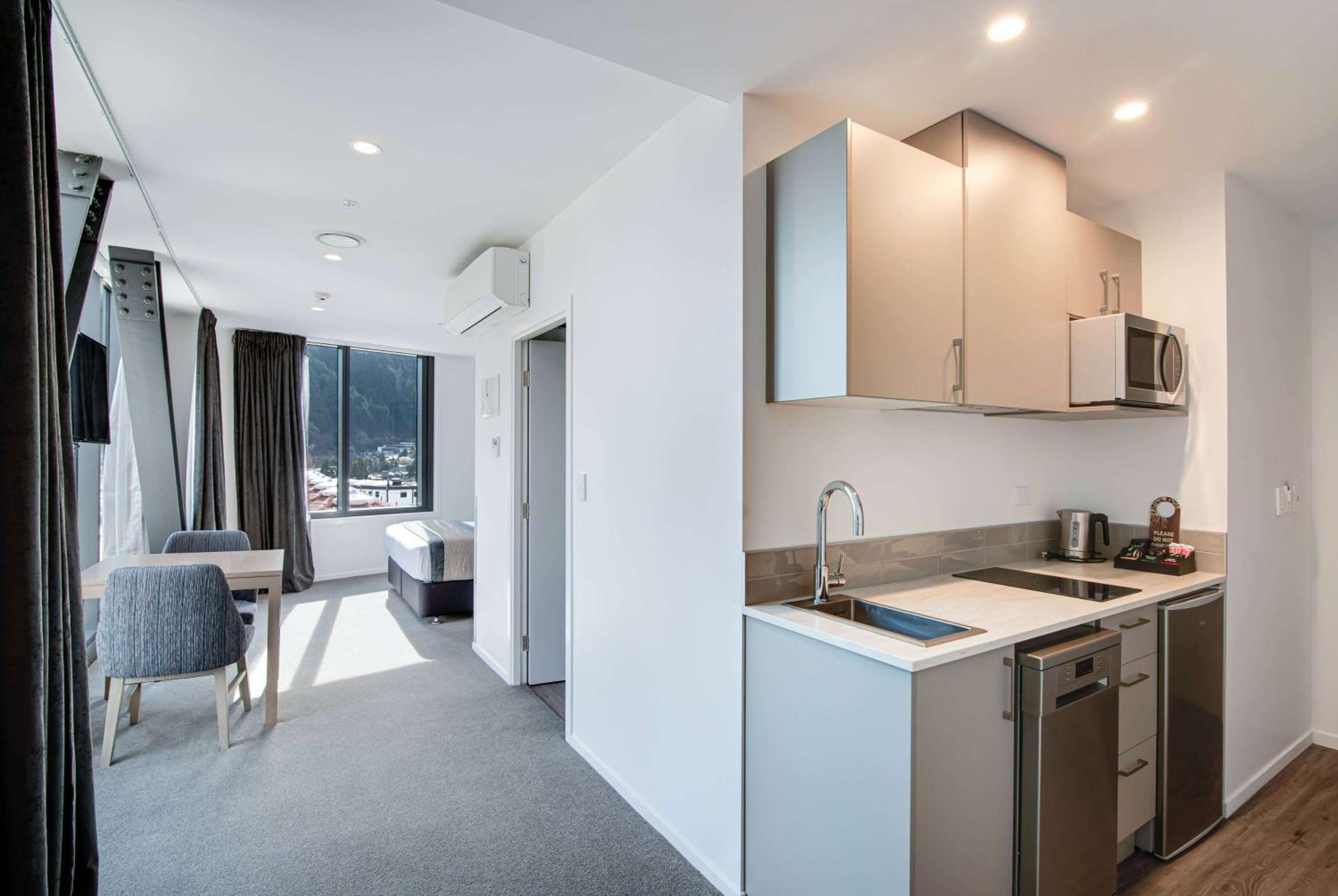 Studio Apartment - Photo 11