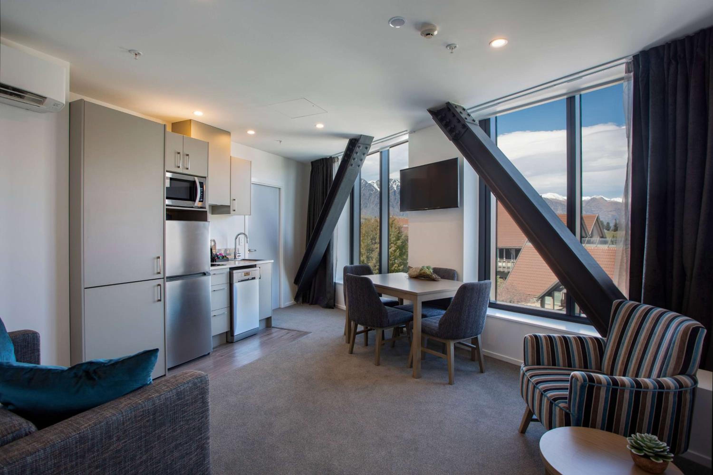 Two-Bedroom Apartment thumbnail 5