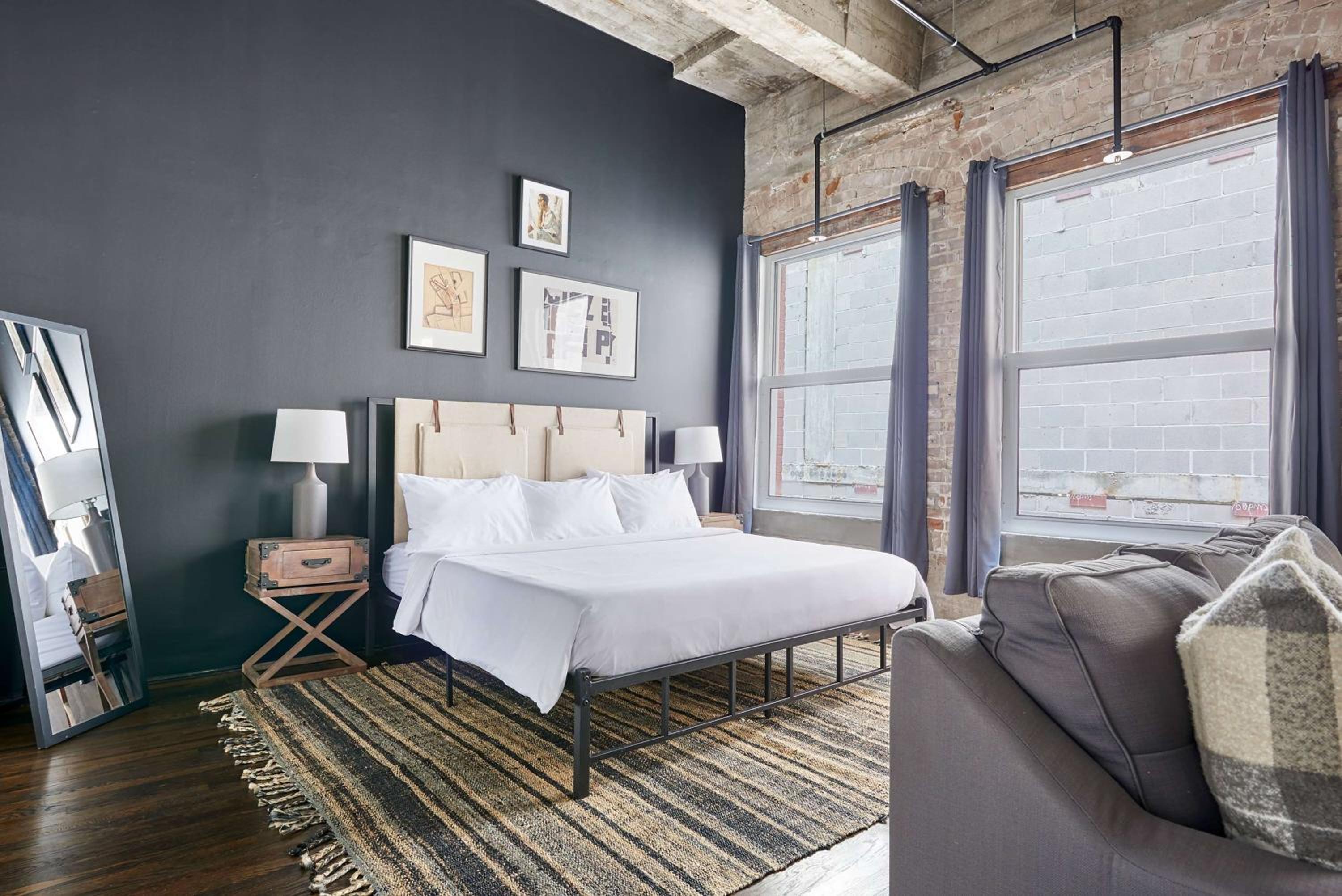 Studio Apartment with One King Bed - Photo 1