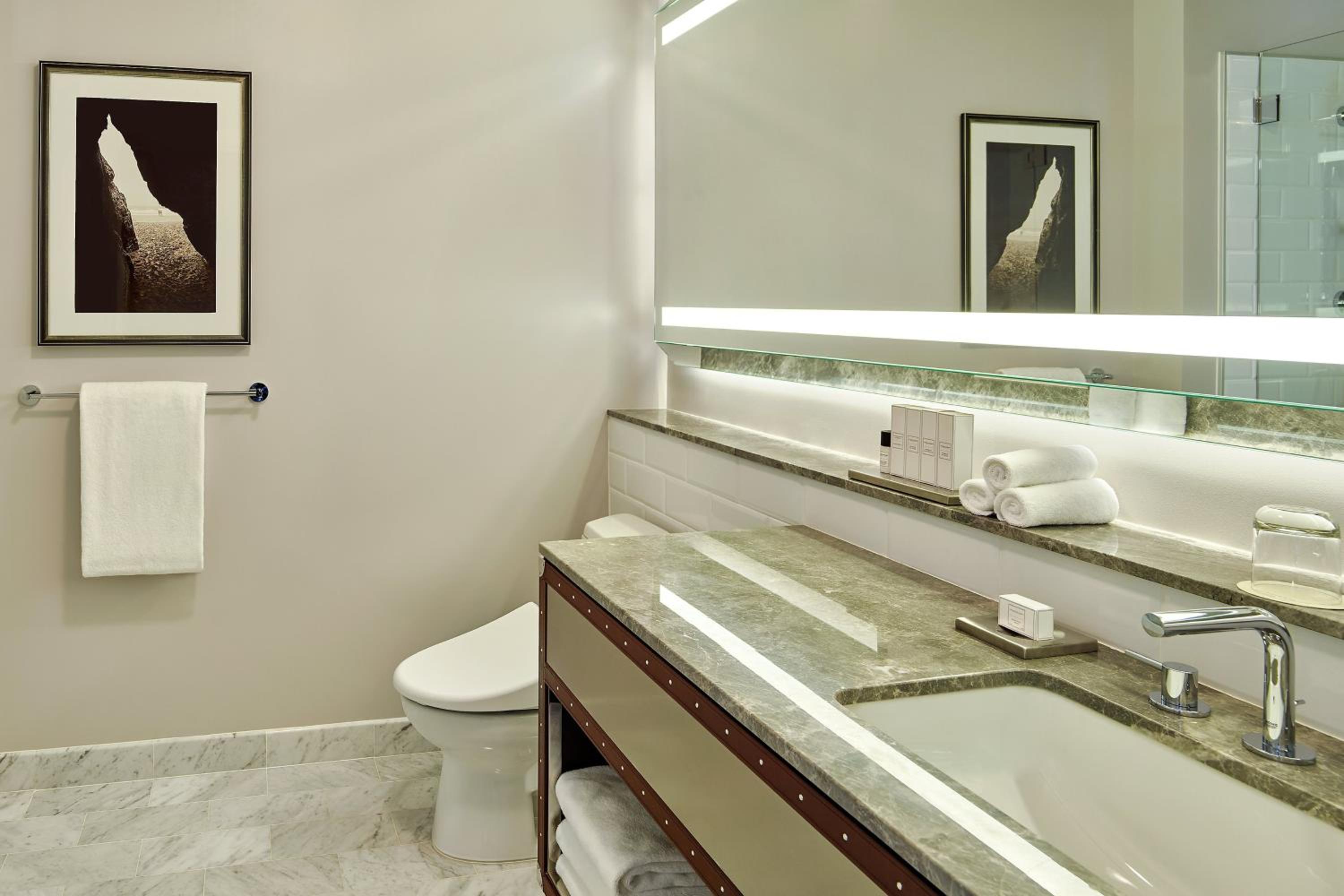 Deluxe Room, Guest room, 2 Double - Photo 4
