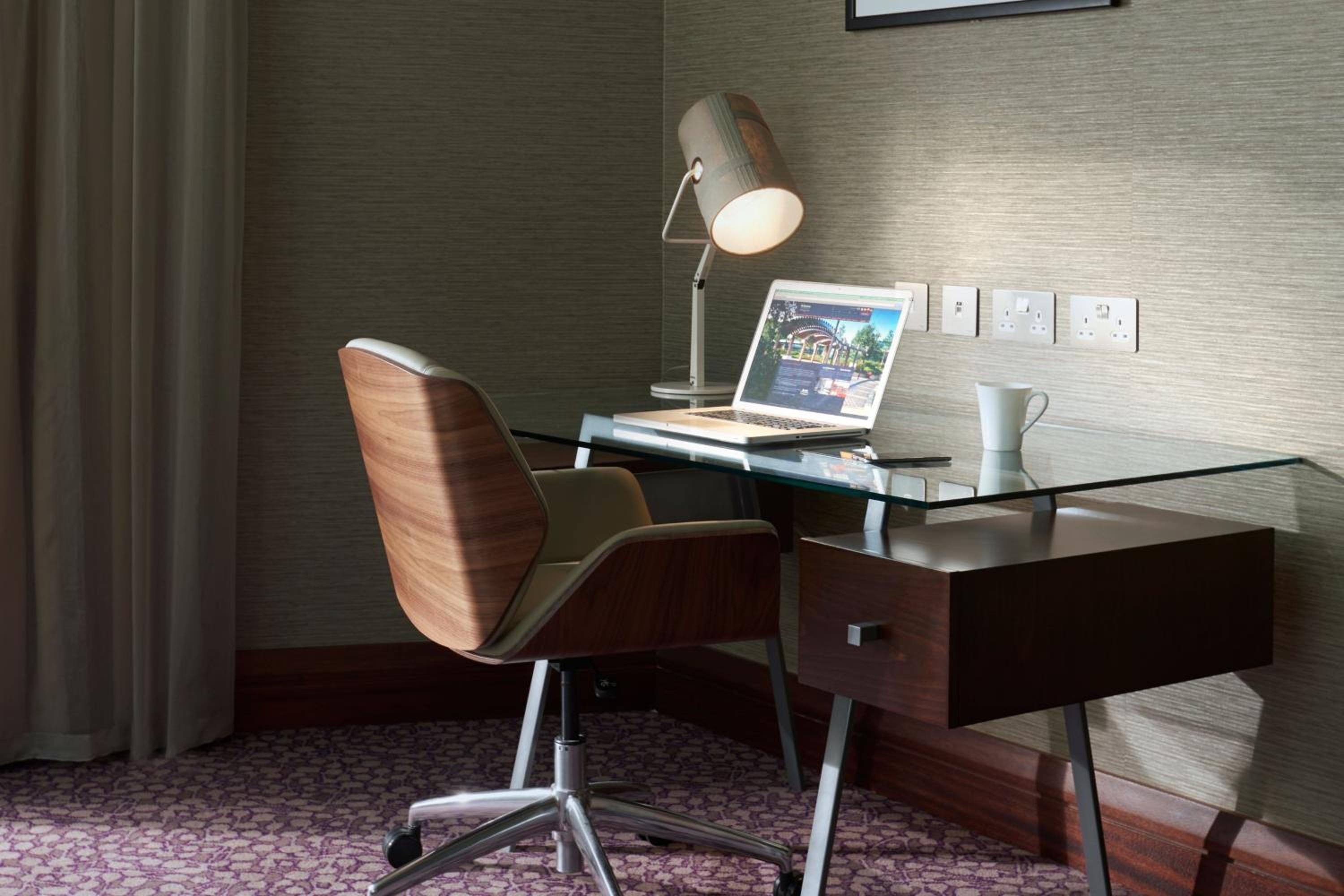 Lady Glenorchy Suite, Larger Suite, 1 King, City View  photo 3