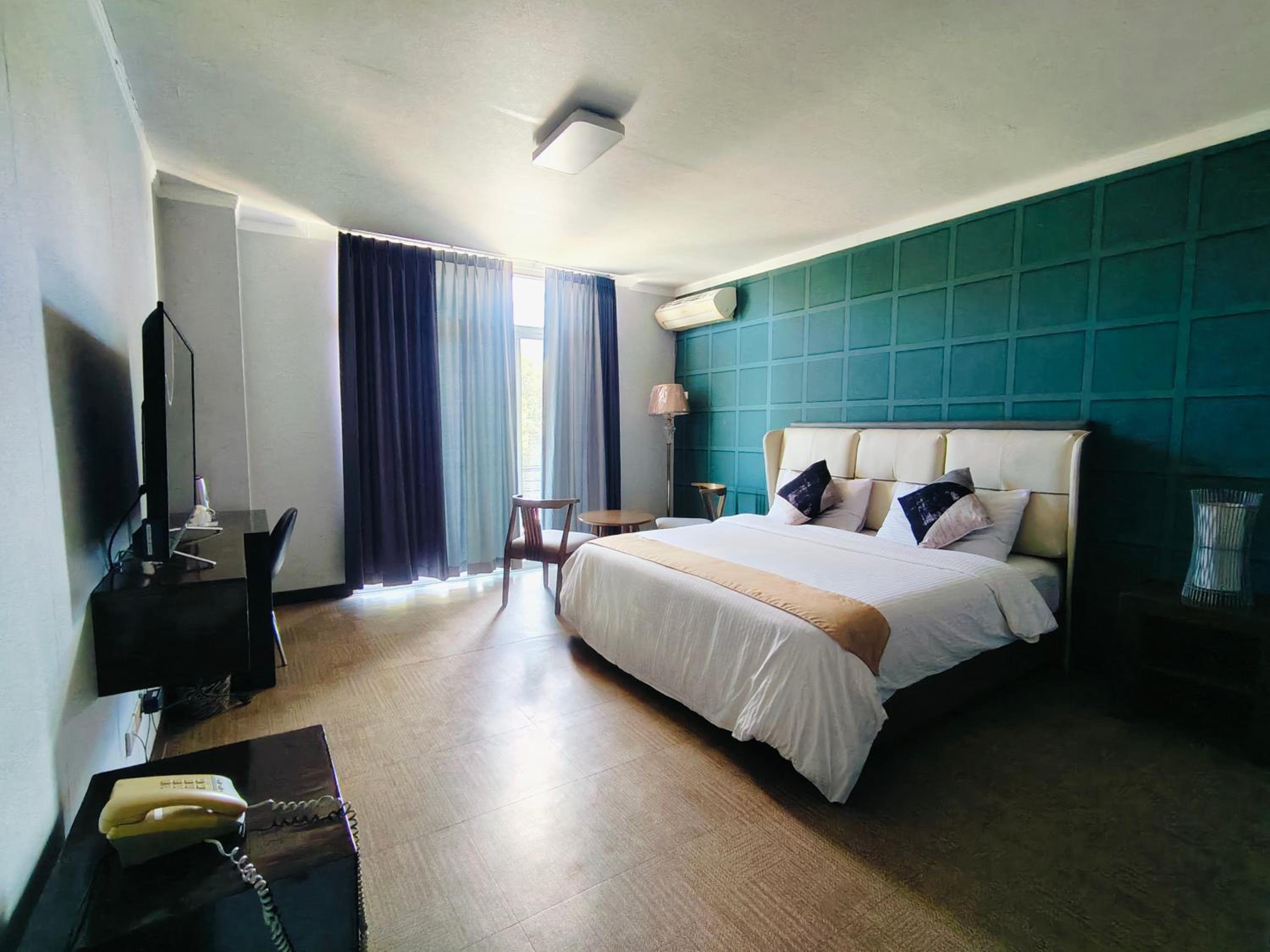 Executive Suite