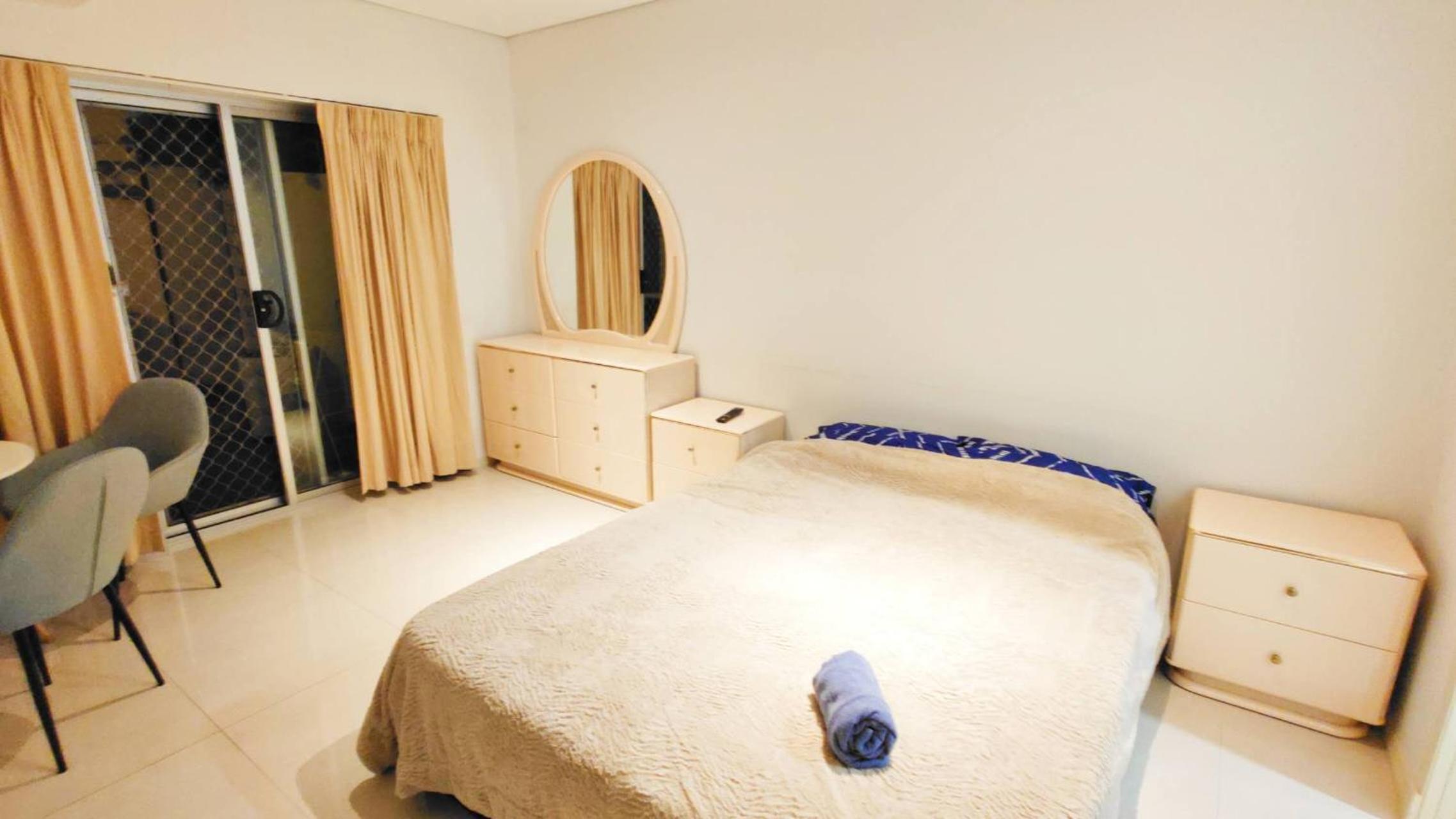 Deluxe Queen Studio