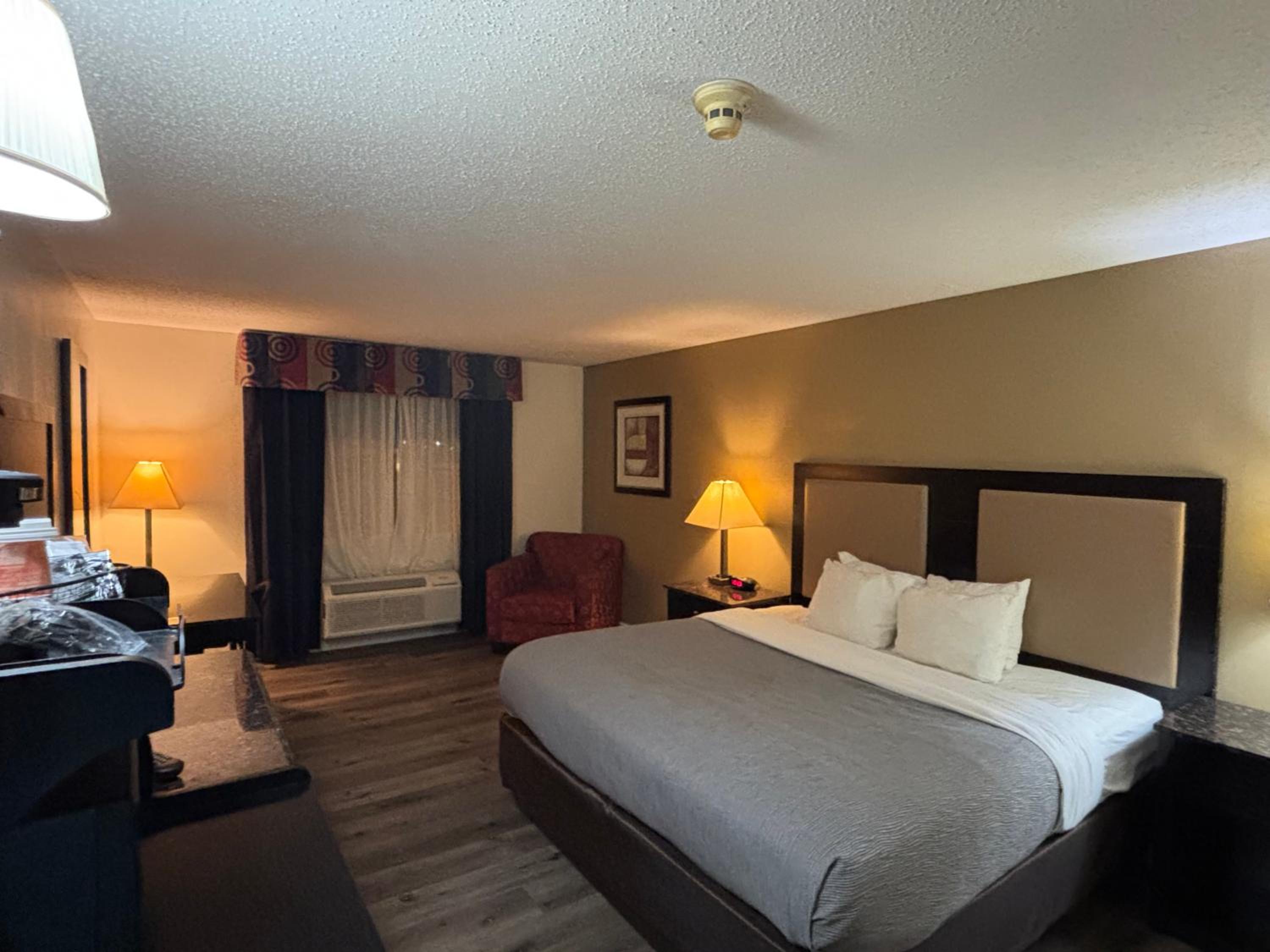 Standard King Room - Non Smoking photo 2