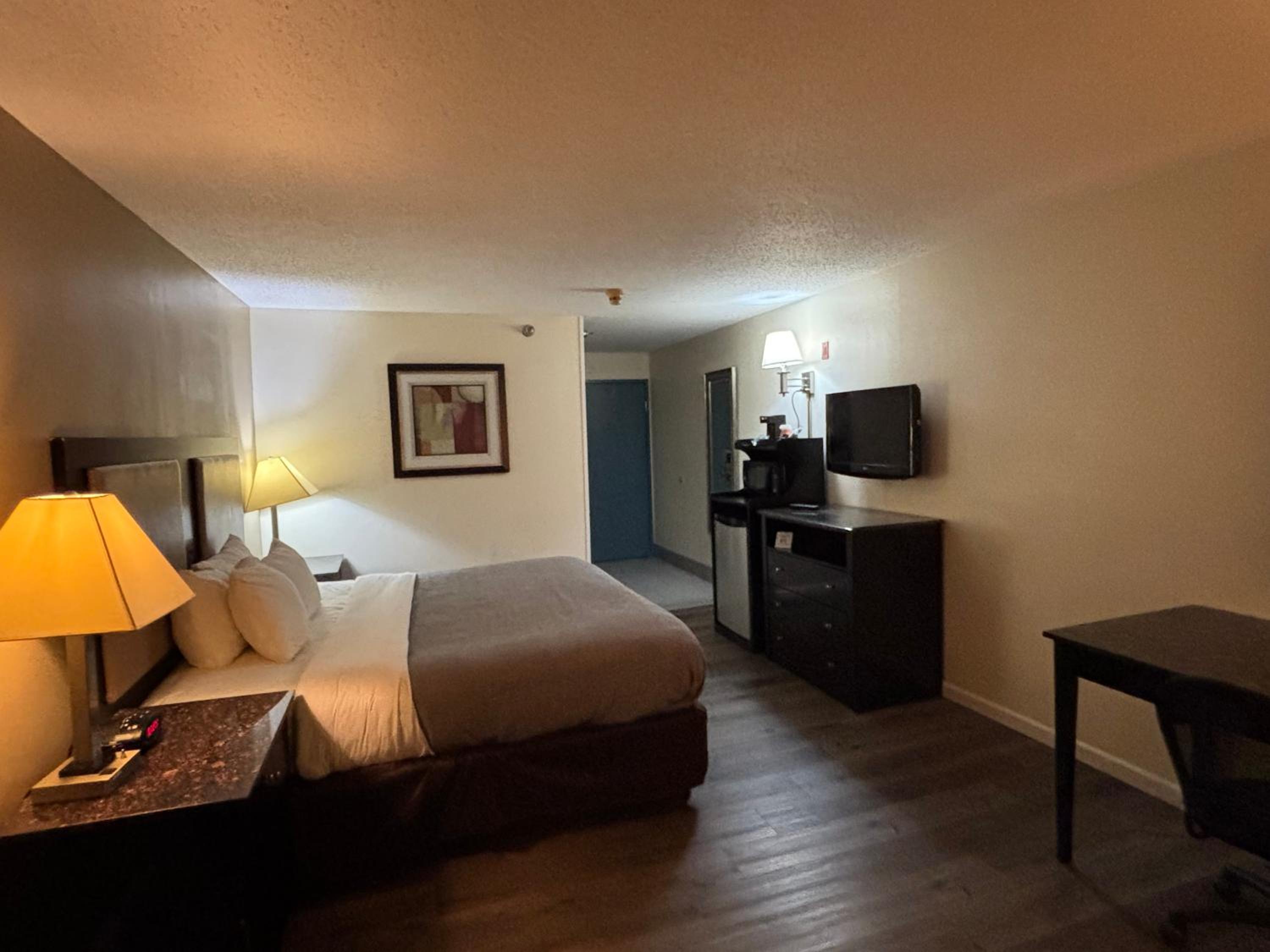 King Room - Accessible/Non Smoking photo 2