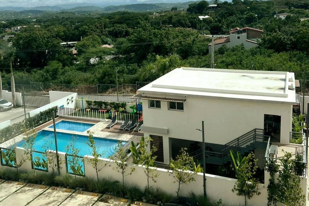 Three-Bedroom Apartment With Balcony photo 3