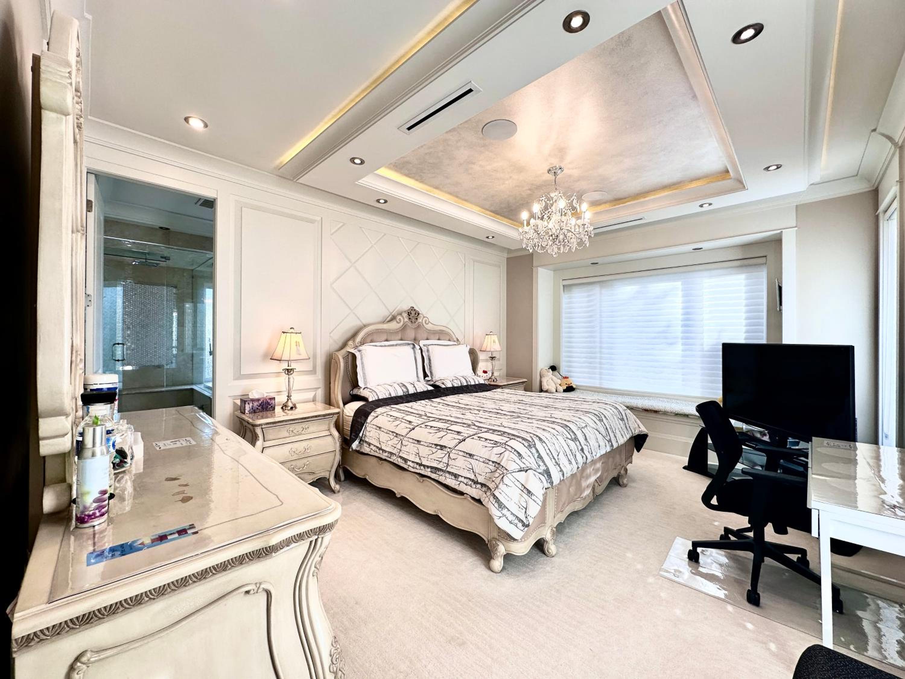 Deluxe Suite With Spa Bath