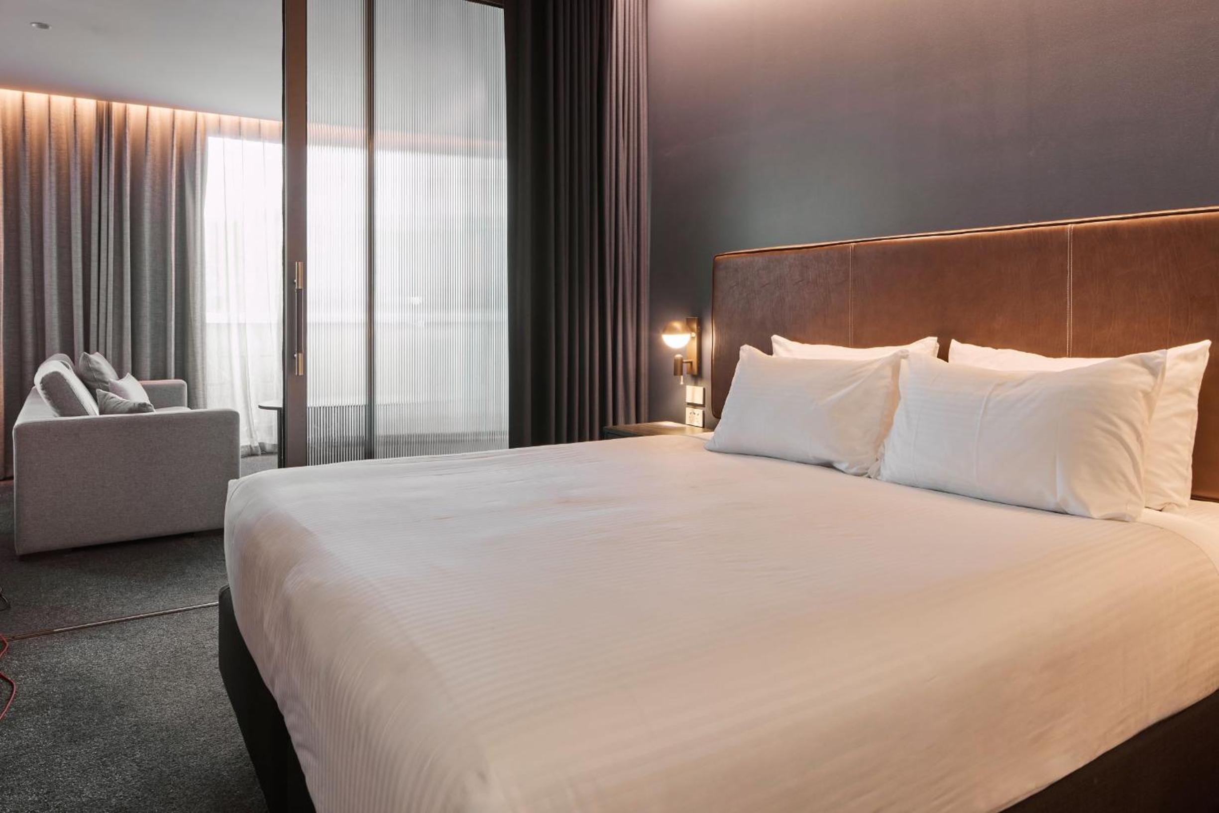 Deluxe Two-Bedroom Apartment with Two King Beds and Balcony - Photo 3