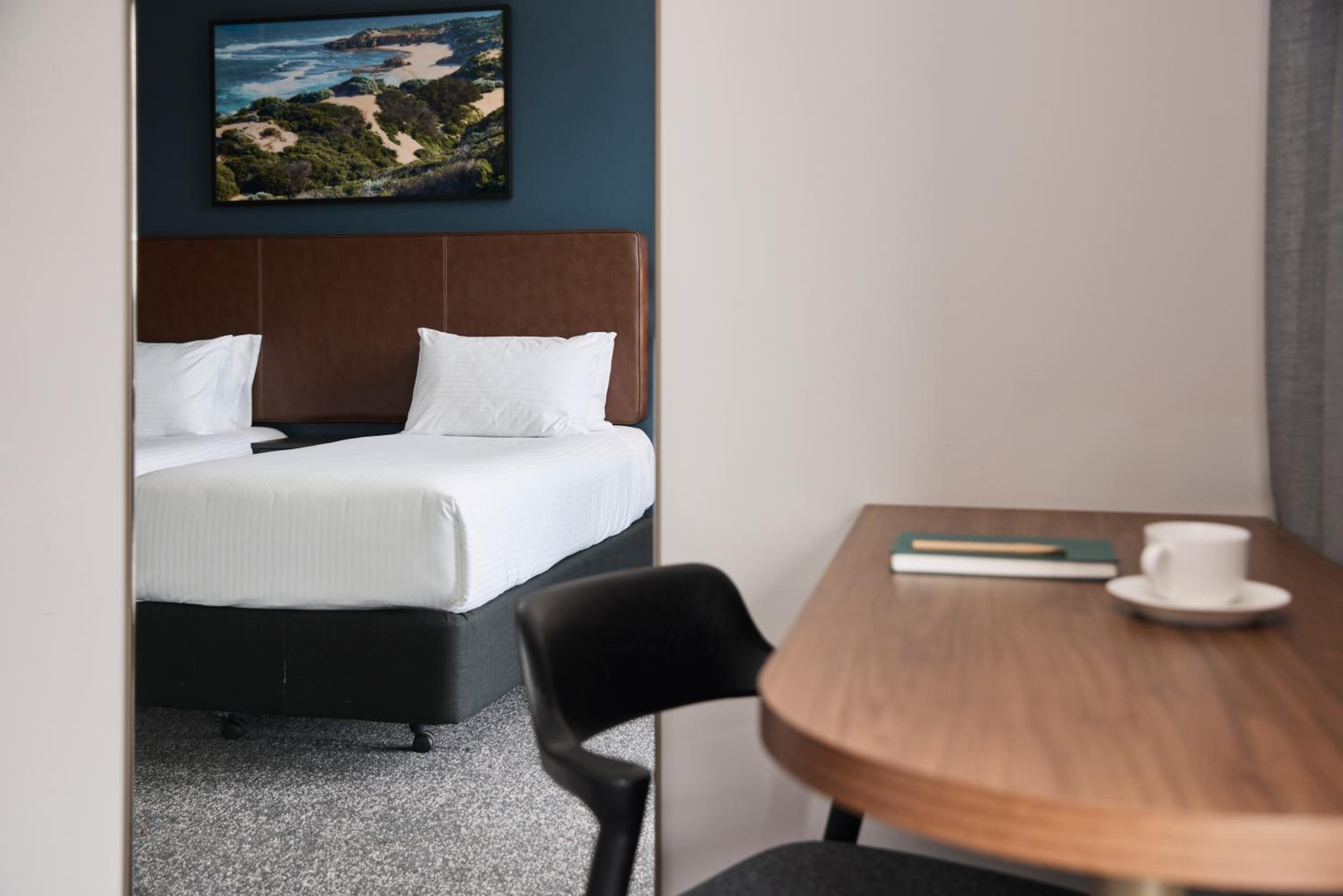 Standard Twin Room - Photo 4