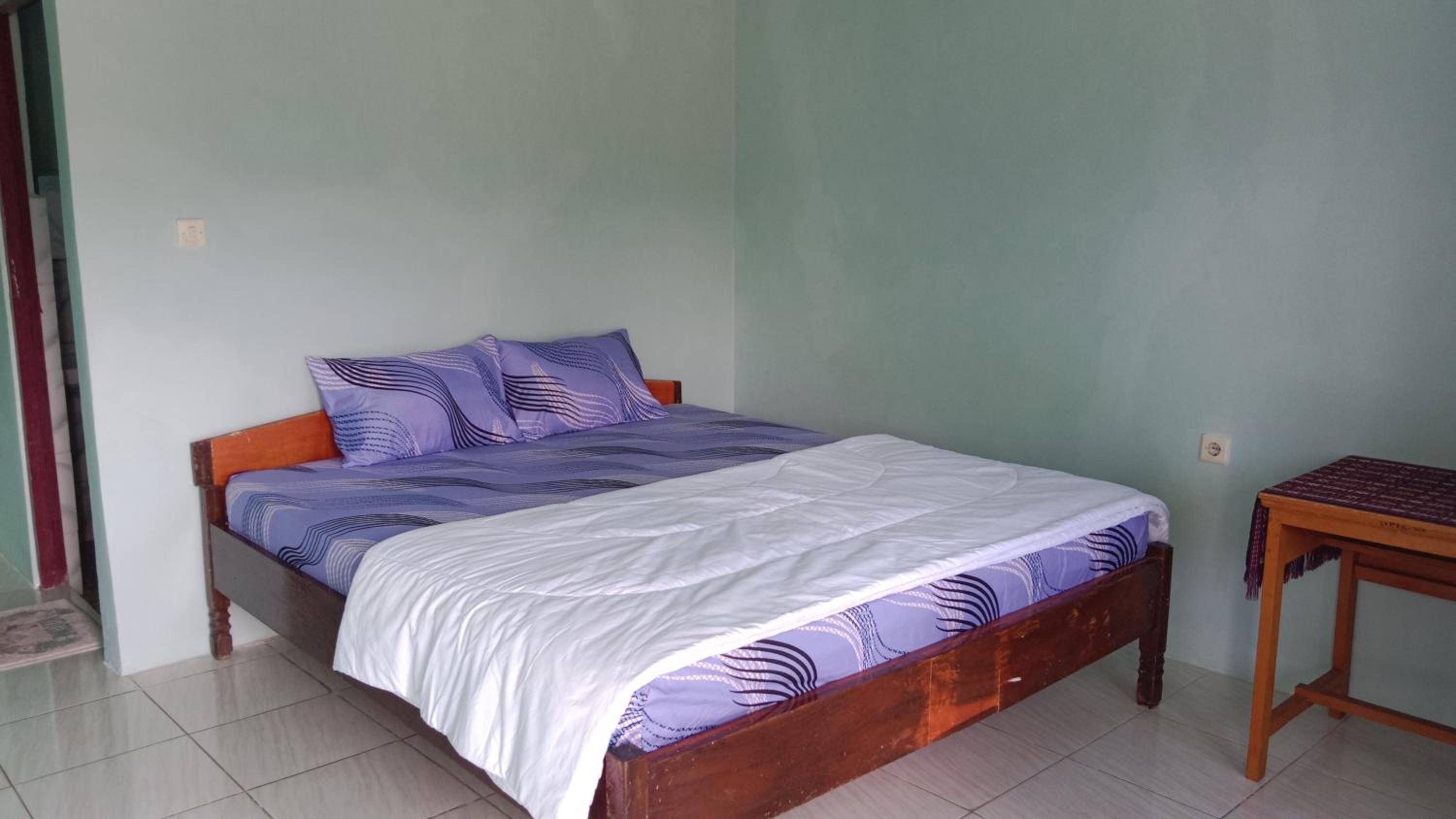 Double Room with Private Bathroom - Photo 2