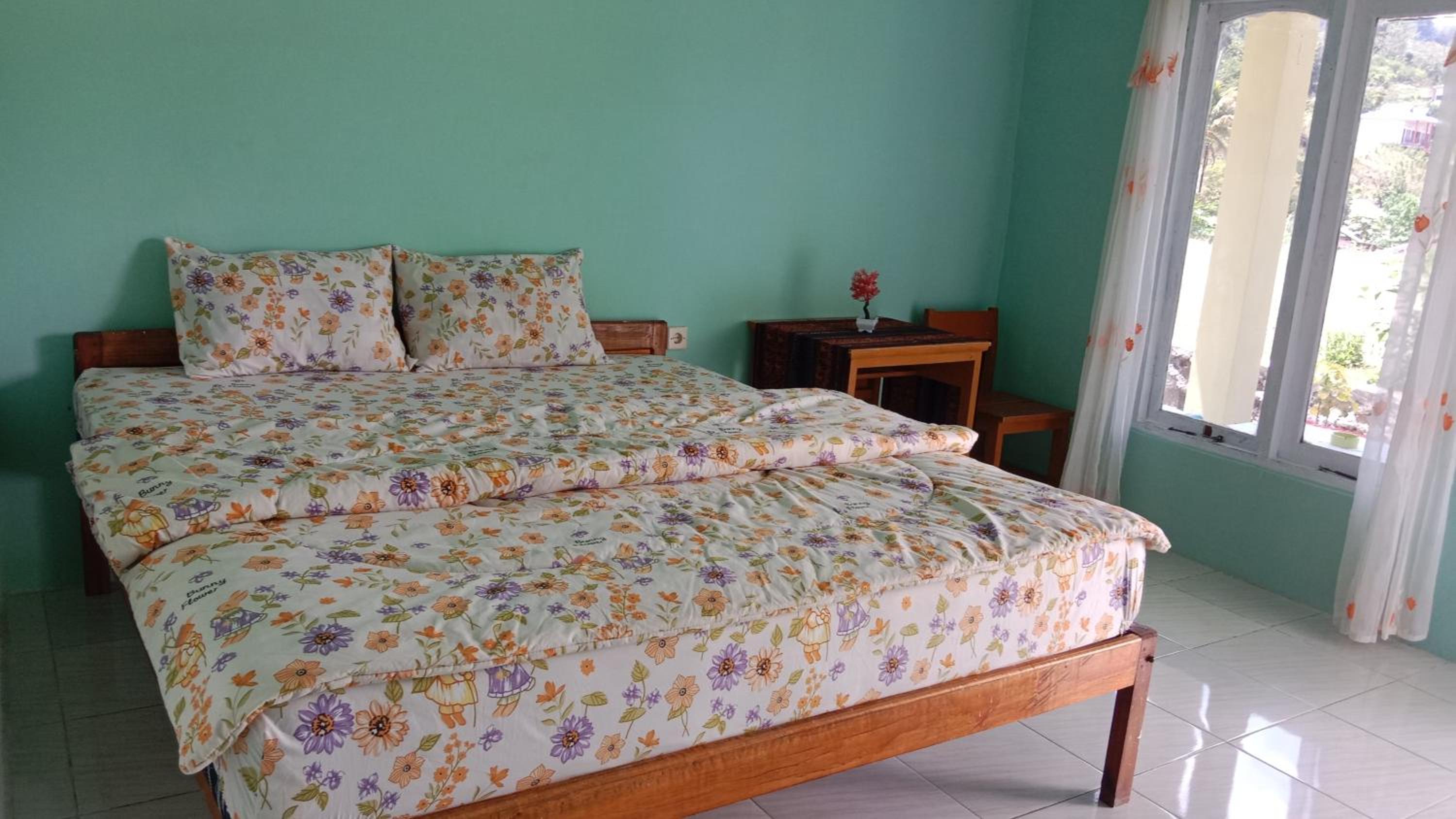 Double Room with Private Bathroom - Photo 3