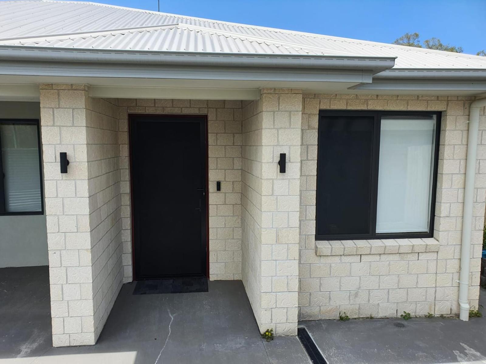 Three-Bedroom House photo 2