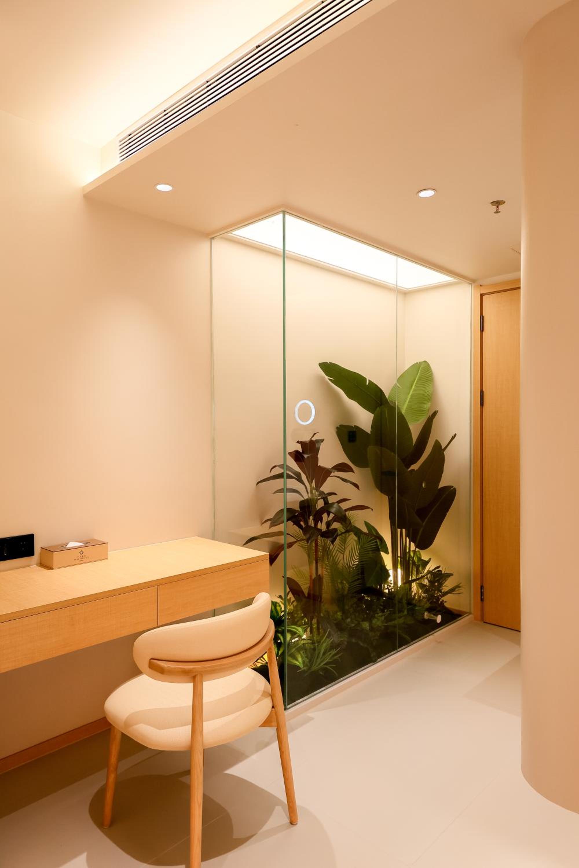 Queen Room with Garden View