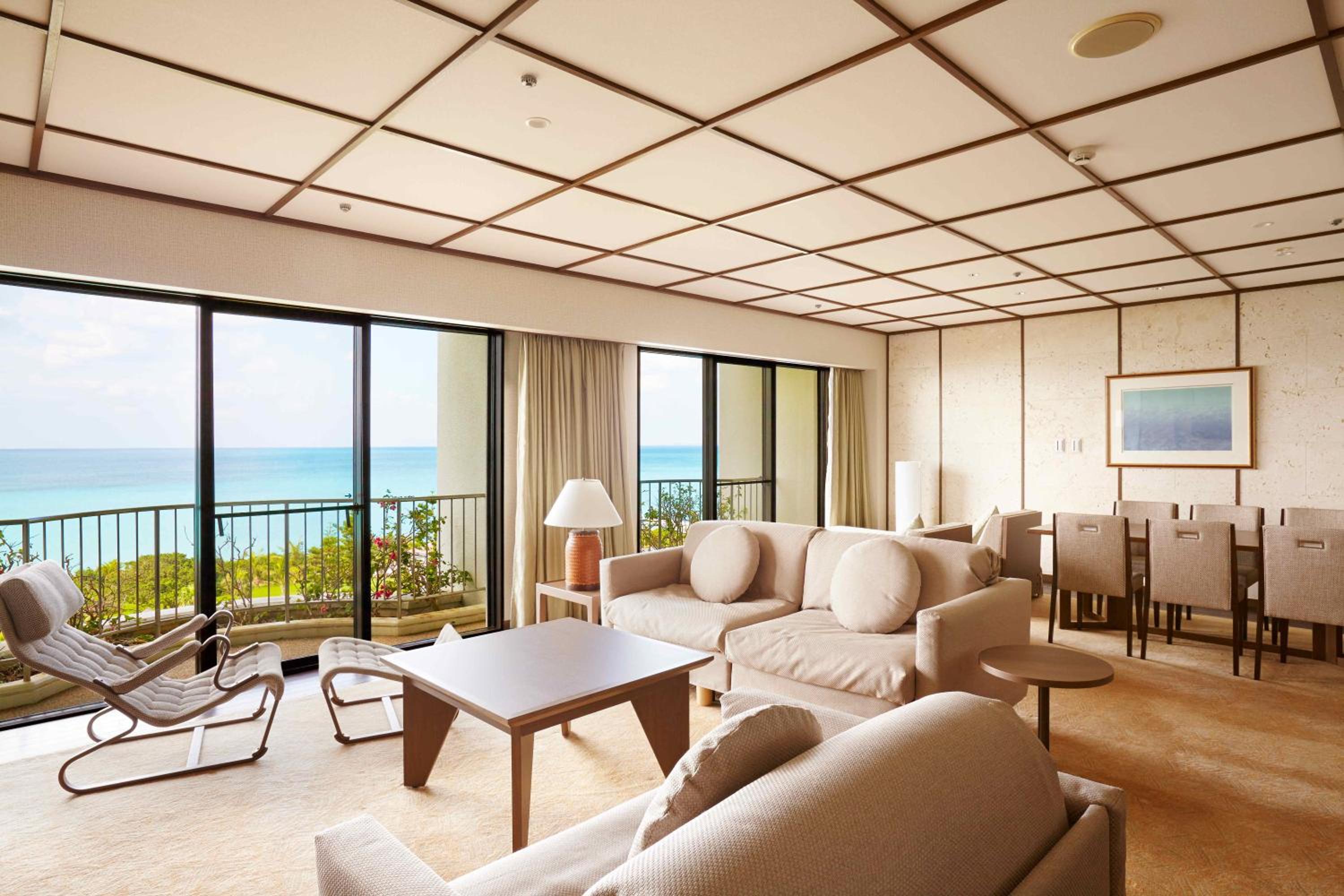 Grand Twin Room with Living Area with Kitchenette - Non-Smoking