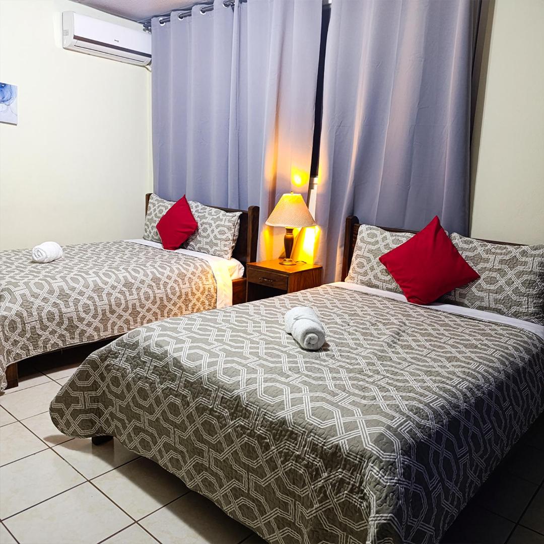 Habitación Doble con Dos Camas Dobles
