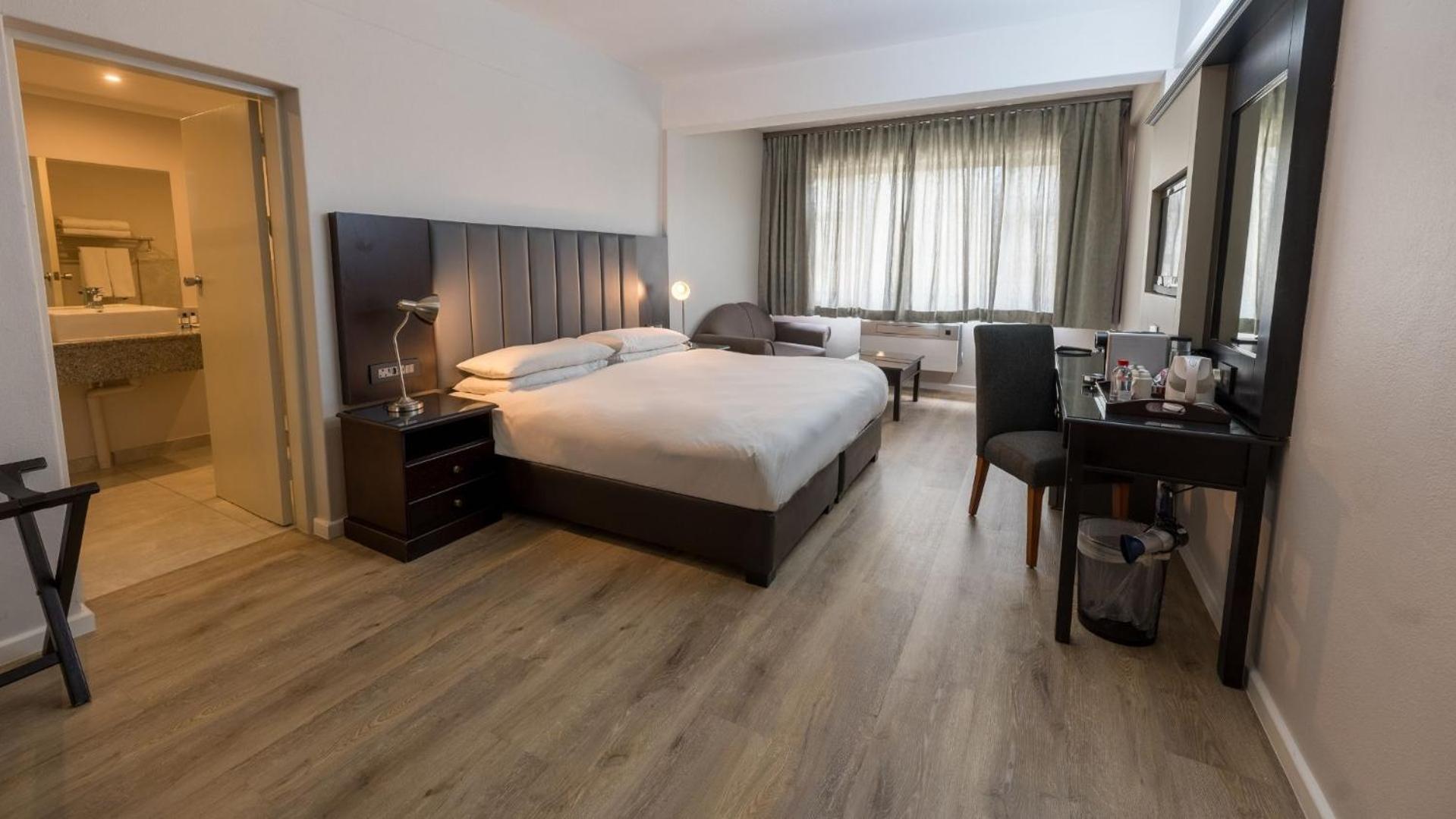 Deluxe Room - Photo 3