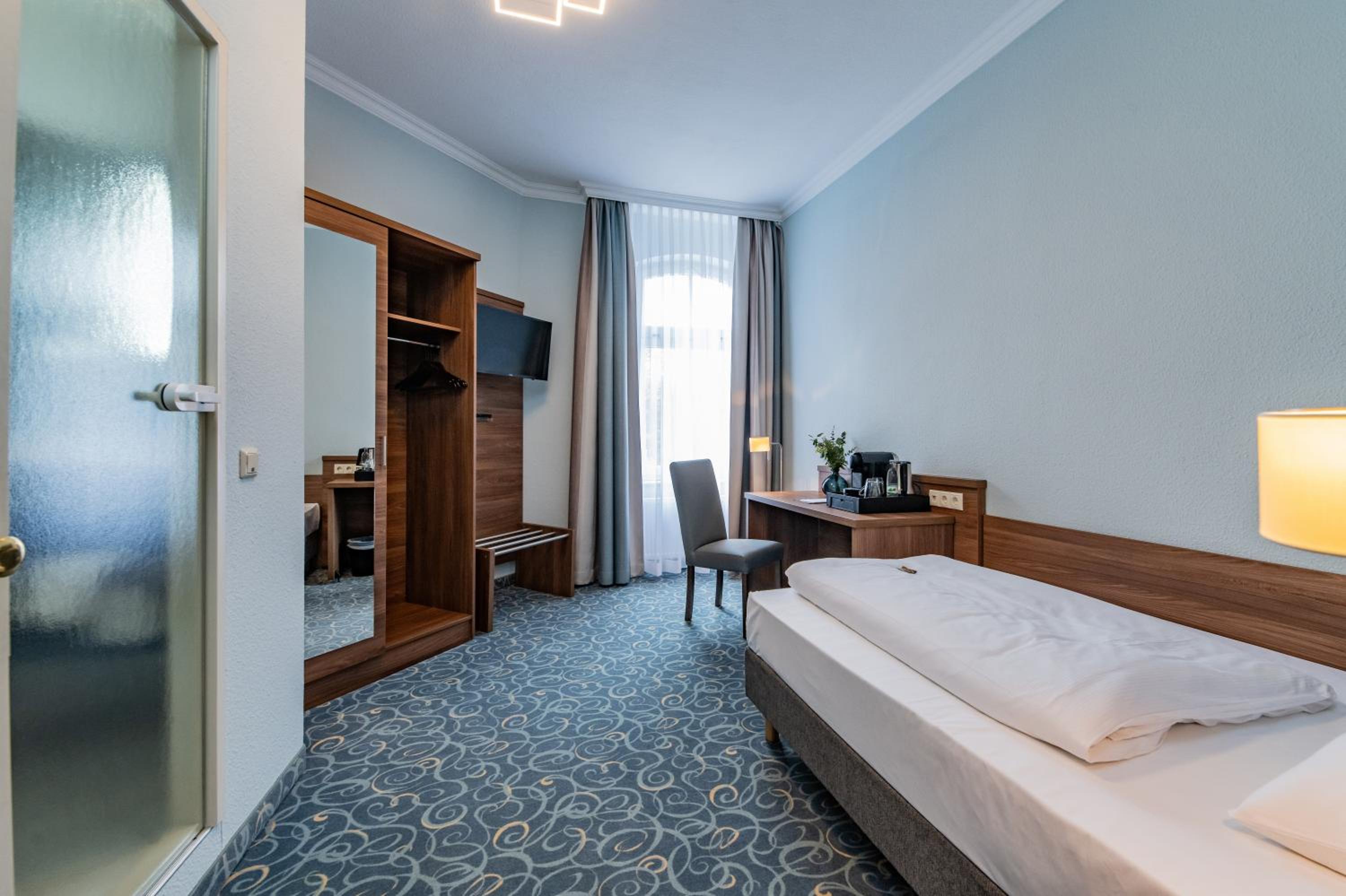 Large Single Room