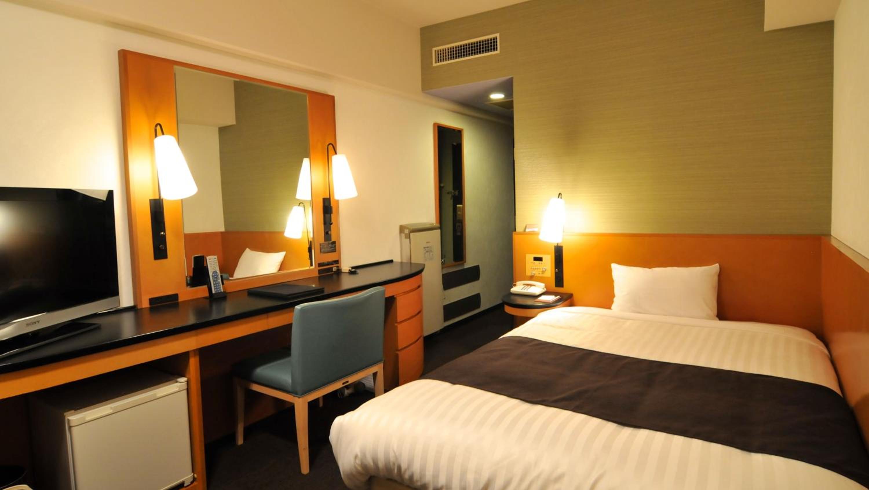 Single Room - Smoking photo 1