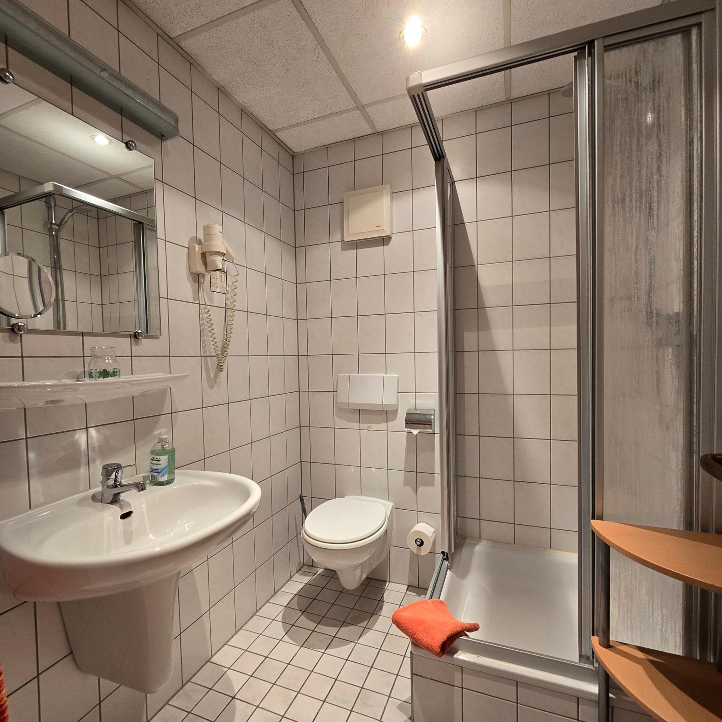 Single Room photo 3