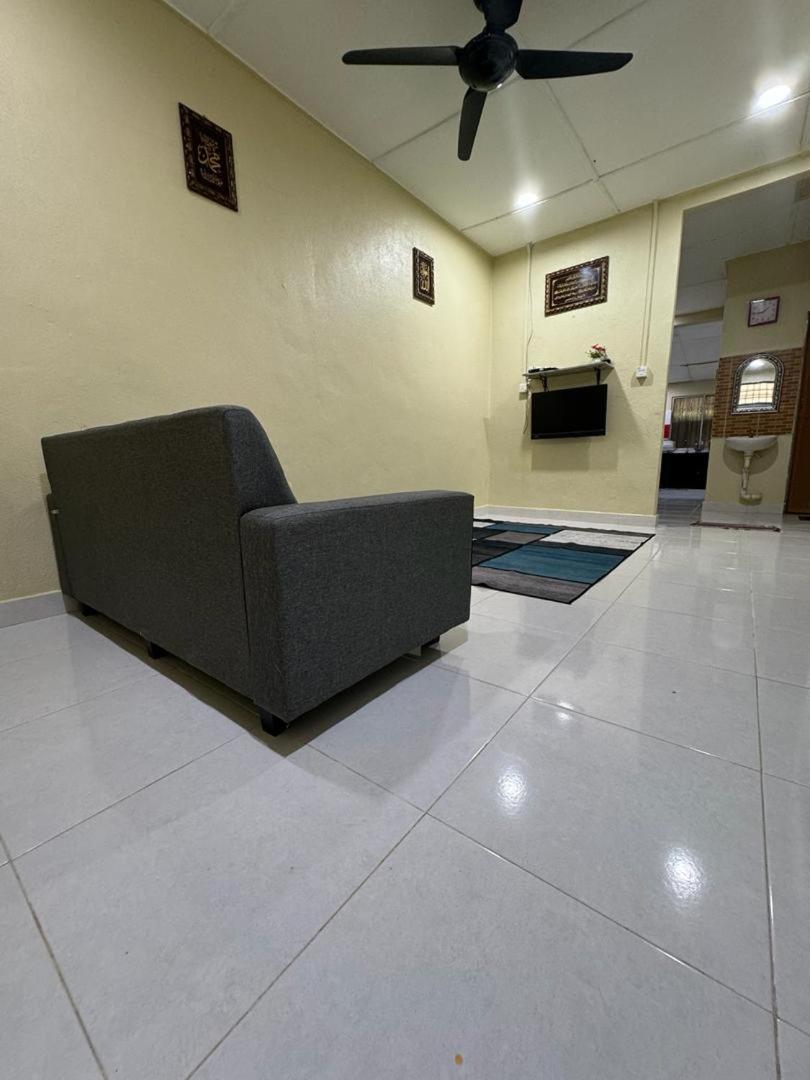 Three-Bedroom House photo 1