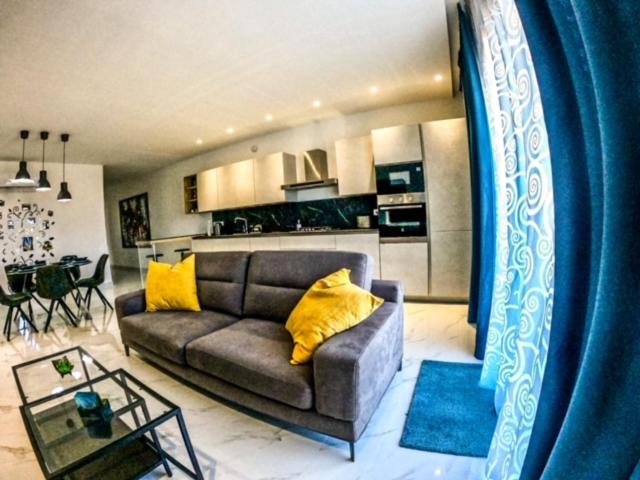 Three-Bedroom Apartment - High Floor