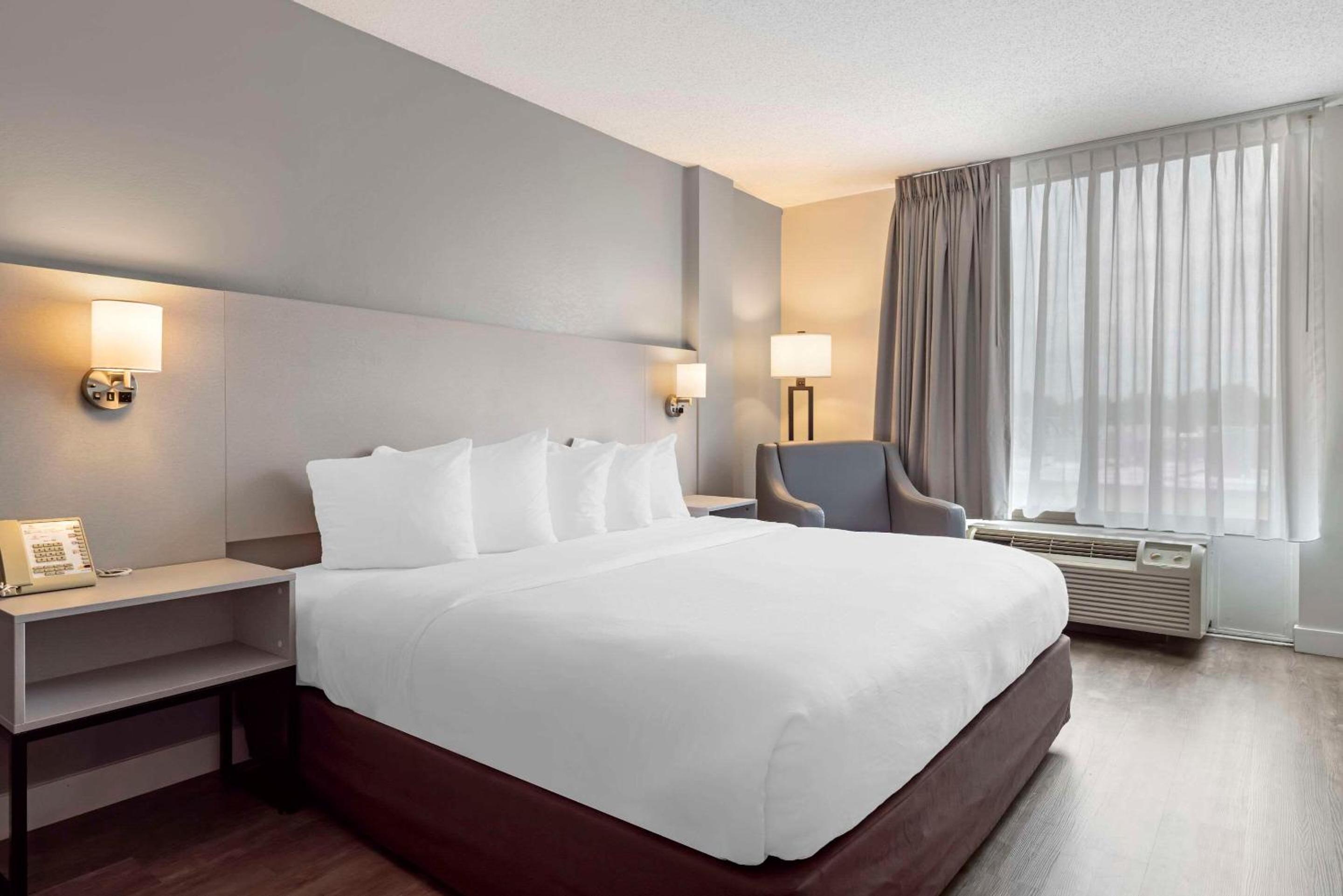 Double Efficiency Suite - Non-Smoking/Accessible - Photo 6