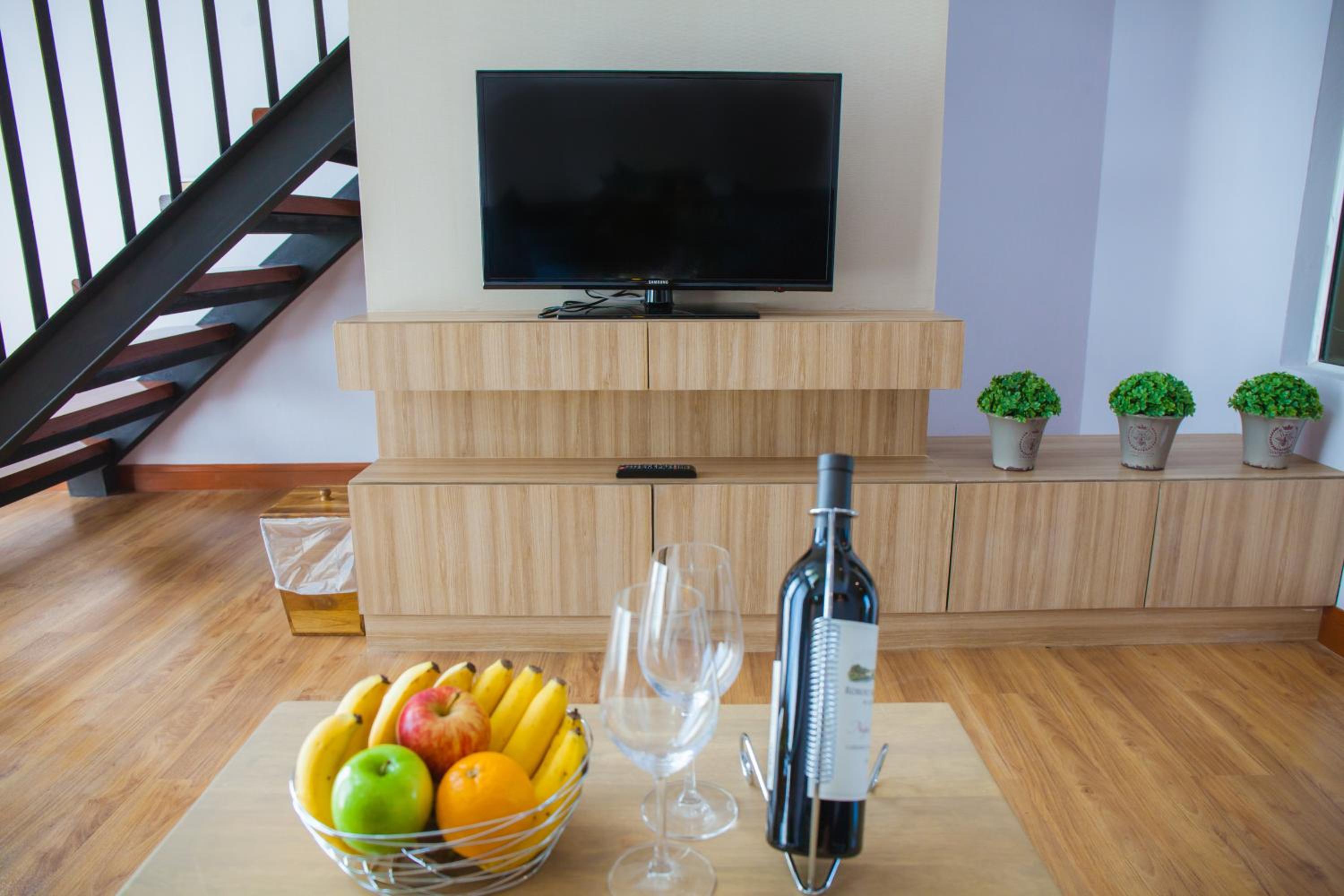 Duplex Suite - Photo 7