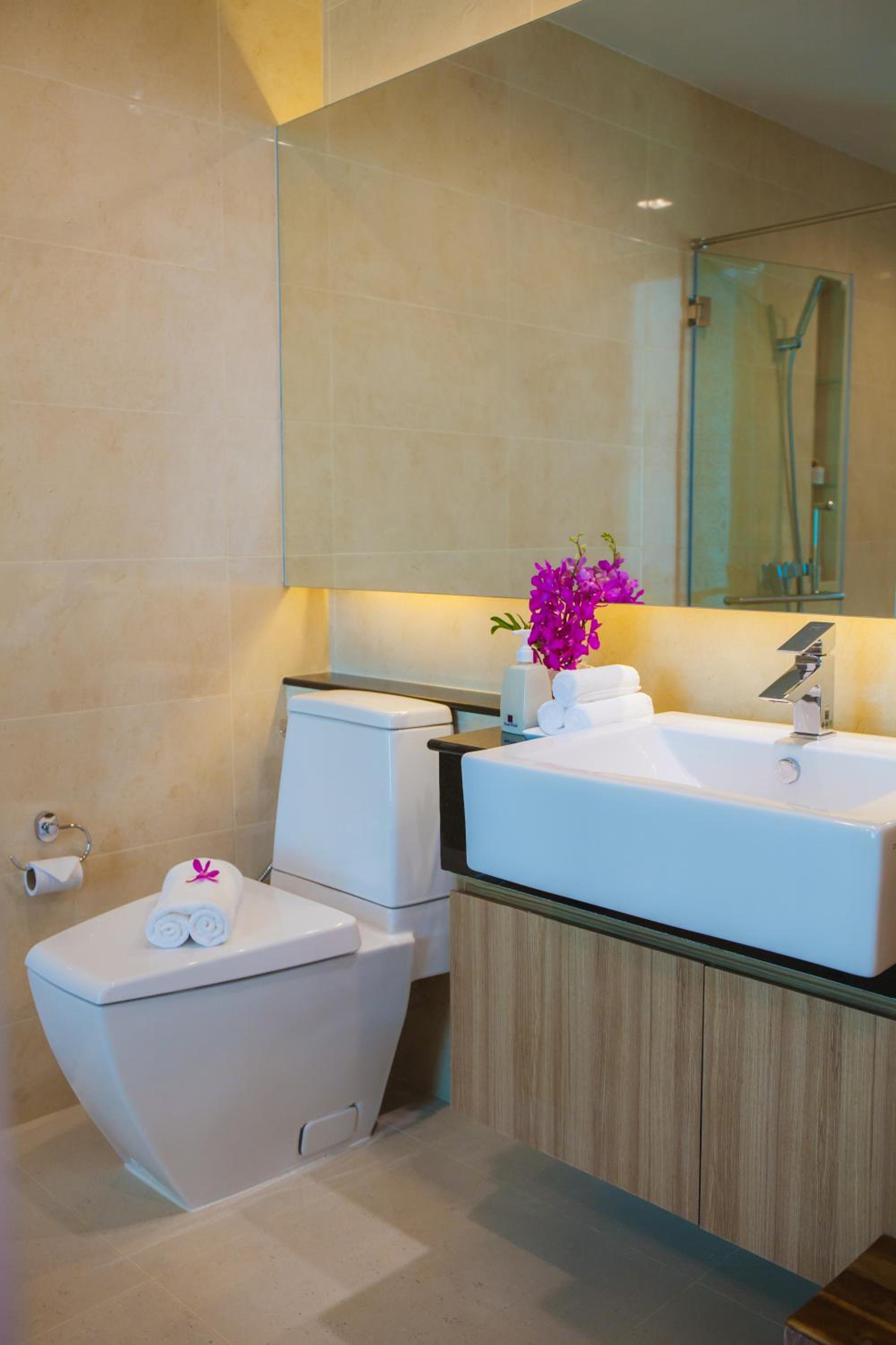 Duplex Suite - Photo 4