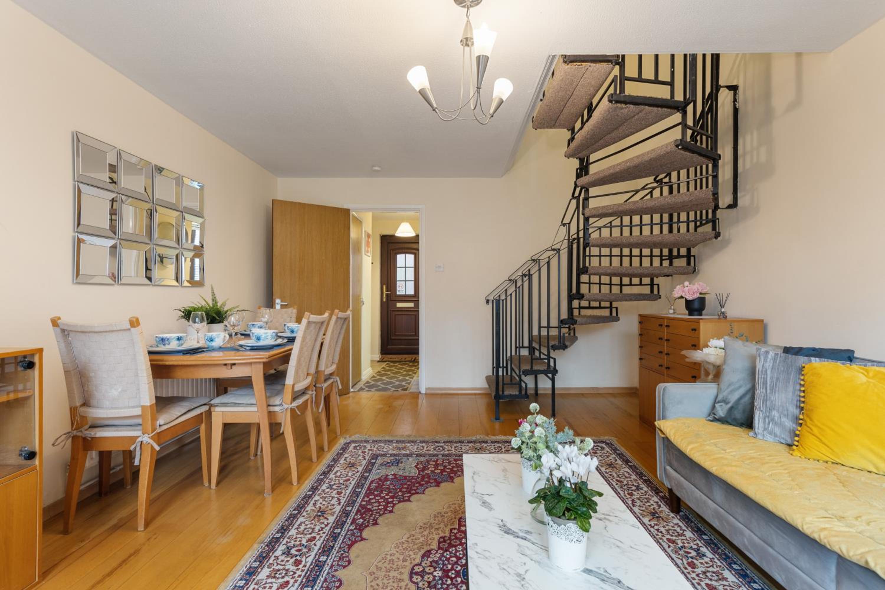 Two-Bedroom House photo 3