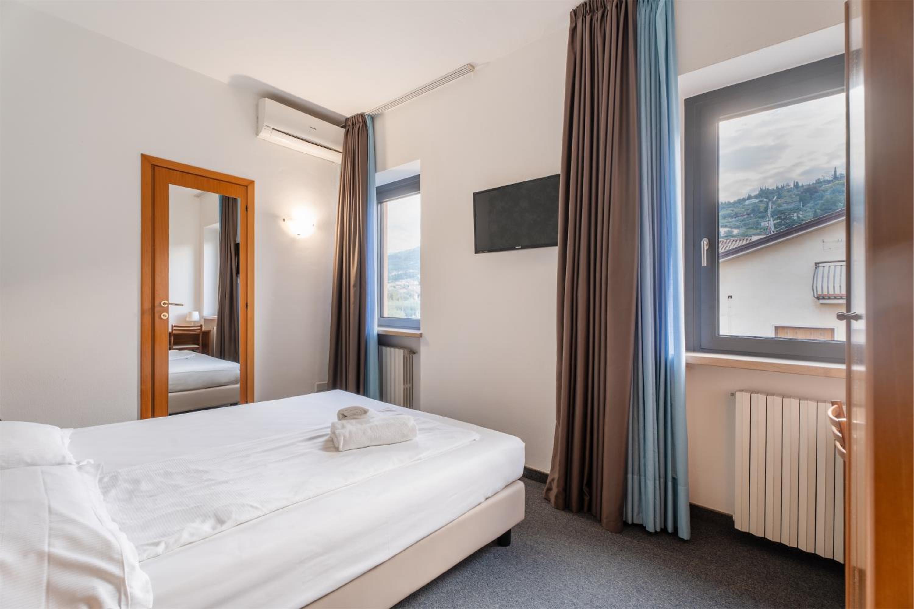 Single Room with Mountain View photo 2