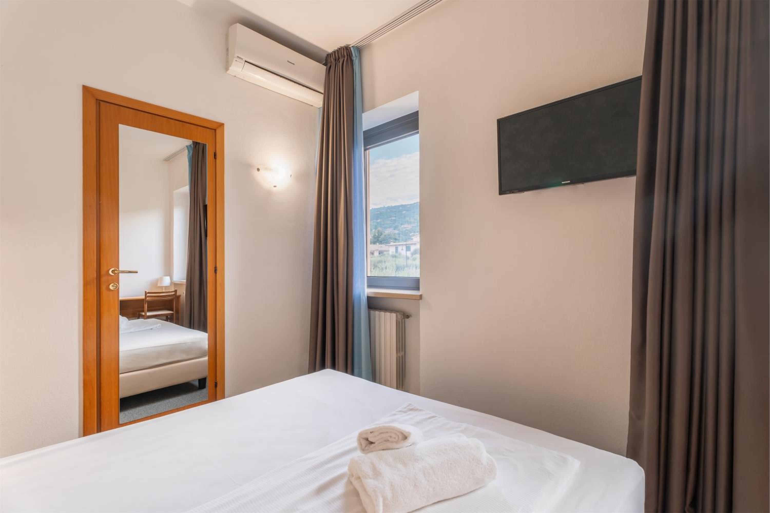 Single Room with Mountain View photo 3