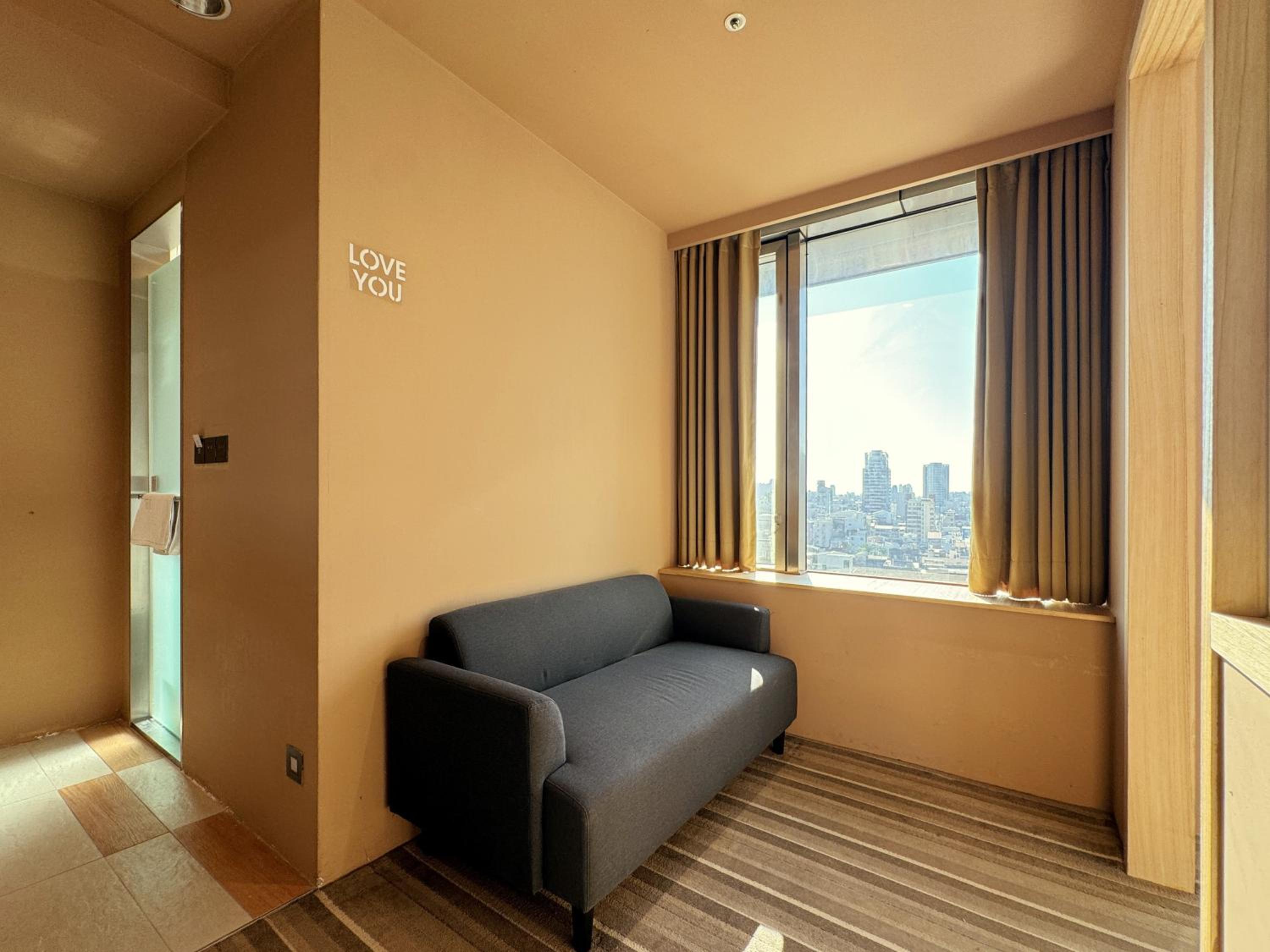 Deluxe Queen Room photo 3