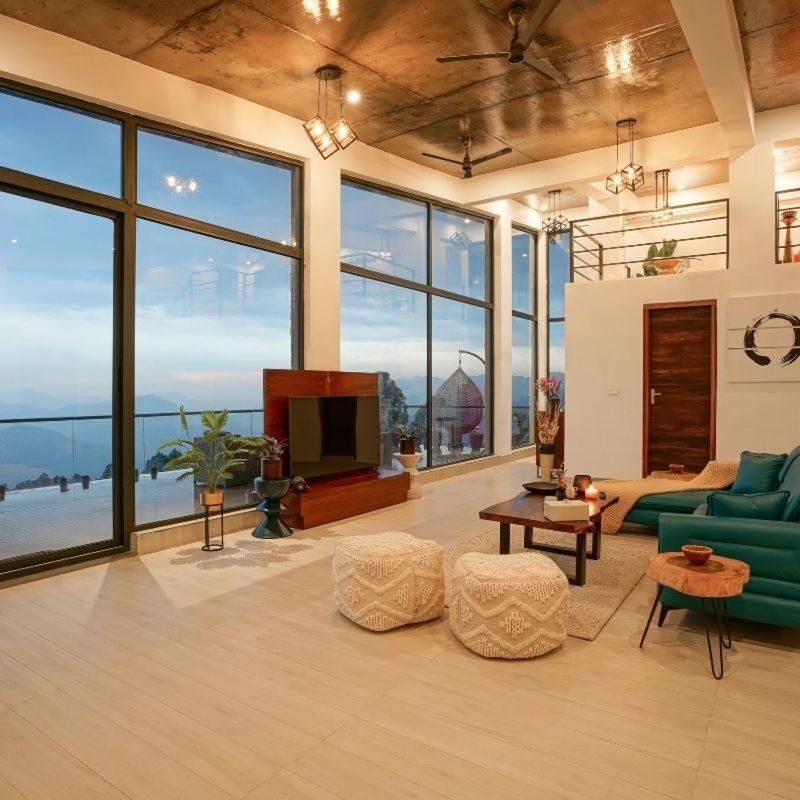 Three-Bedroom Villa photo 1