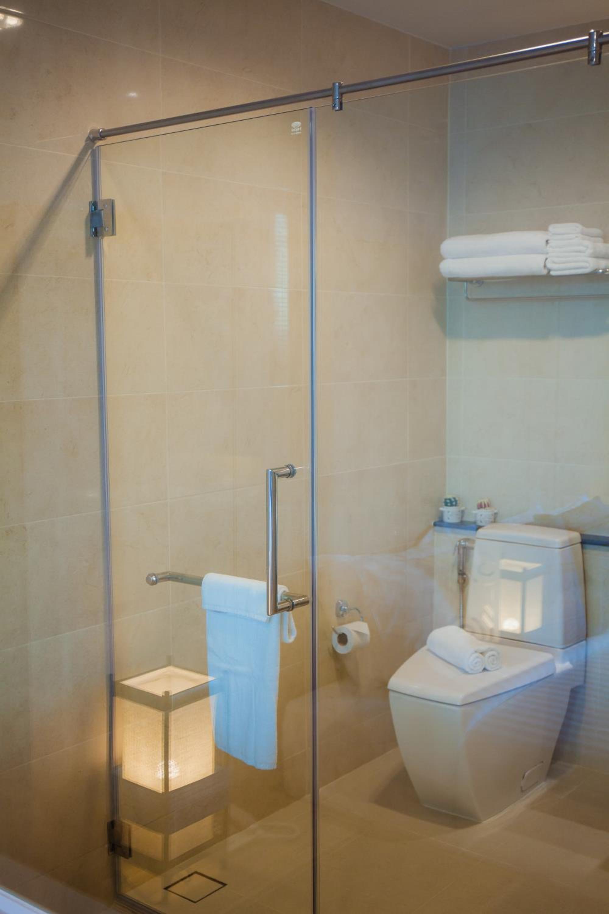 Deluxe Double Room with Pool Access - Photo 9