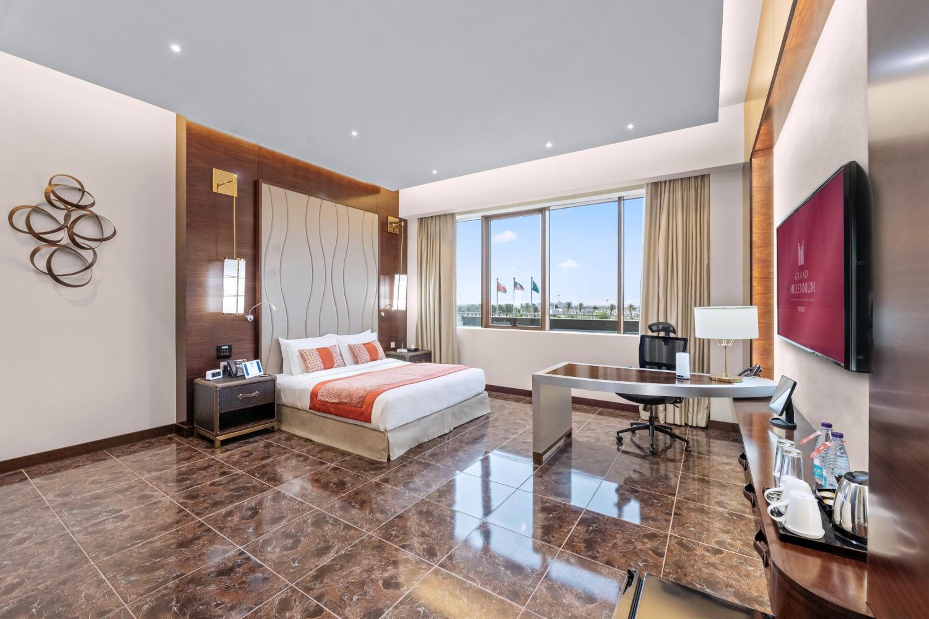 King Room with Roll-In Shower - Disability Access