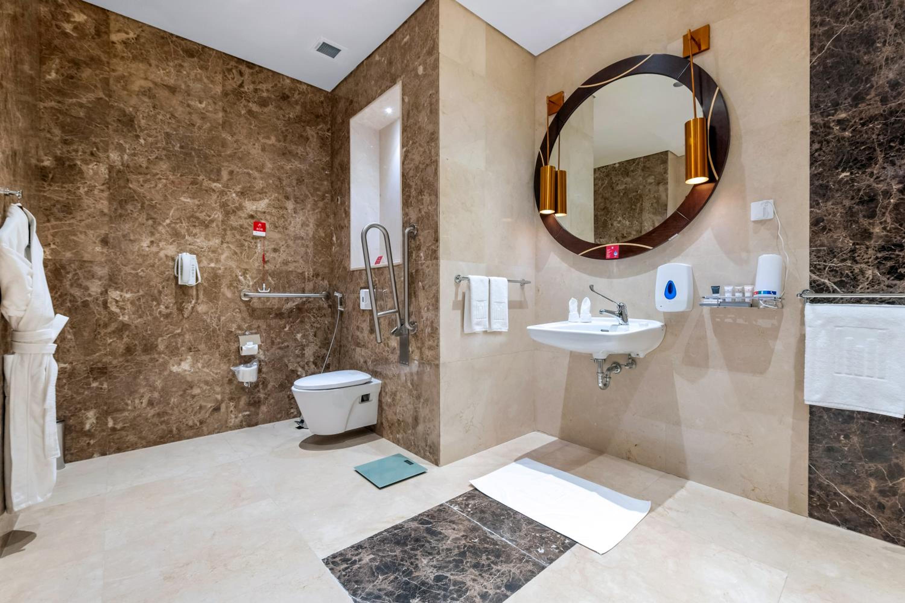 King Room with Roll-In Shower - Disability Access