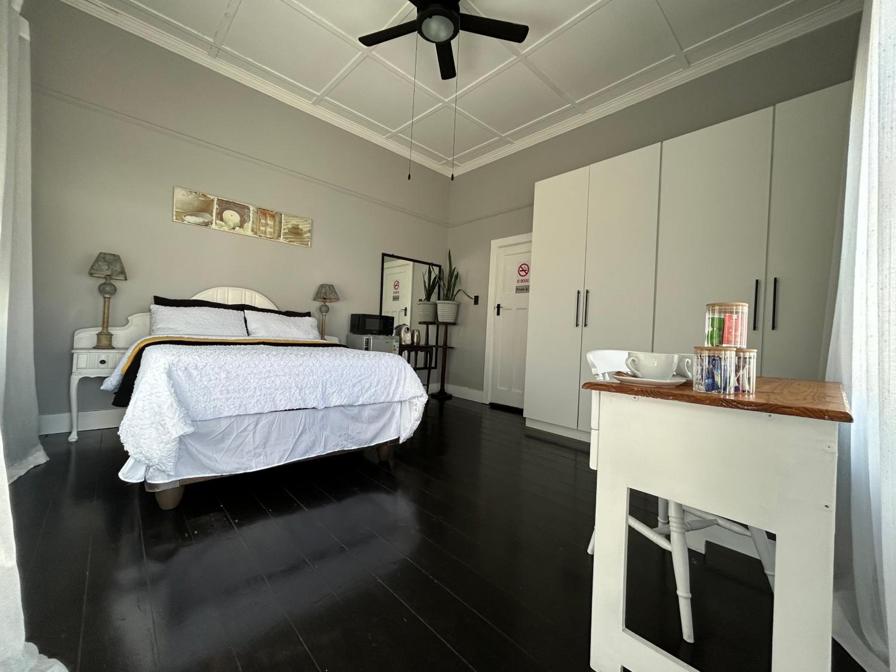 Double Room with Private Bathroom photo 1