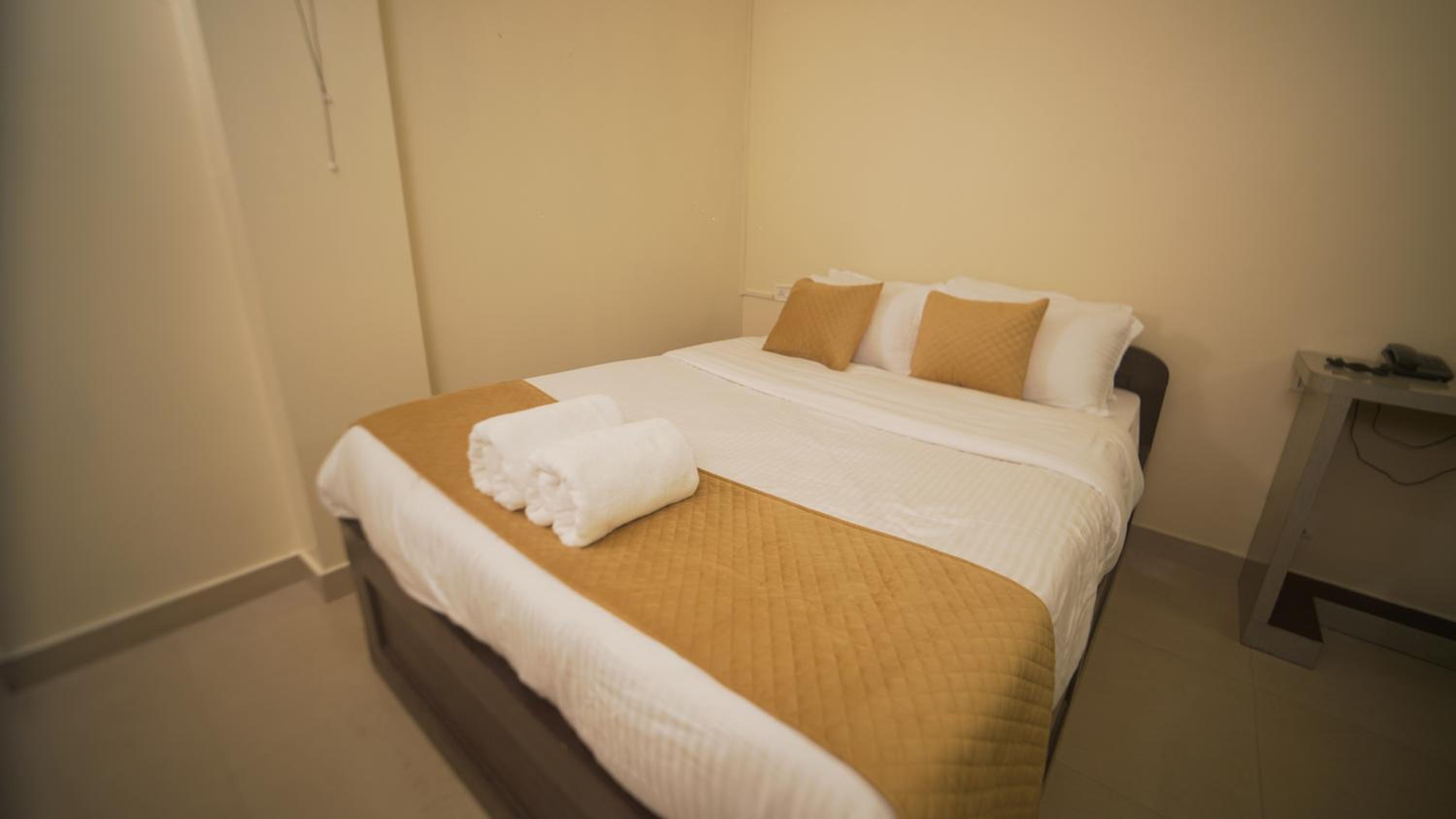 Deluxe Double Room - Photo 10