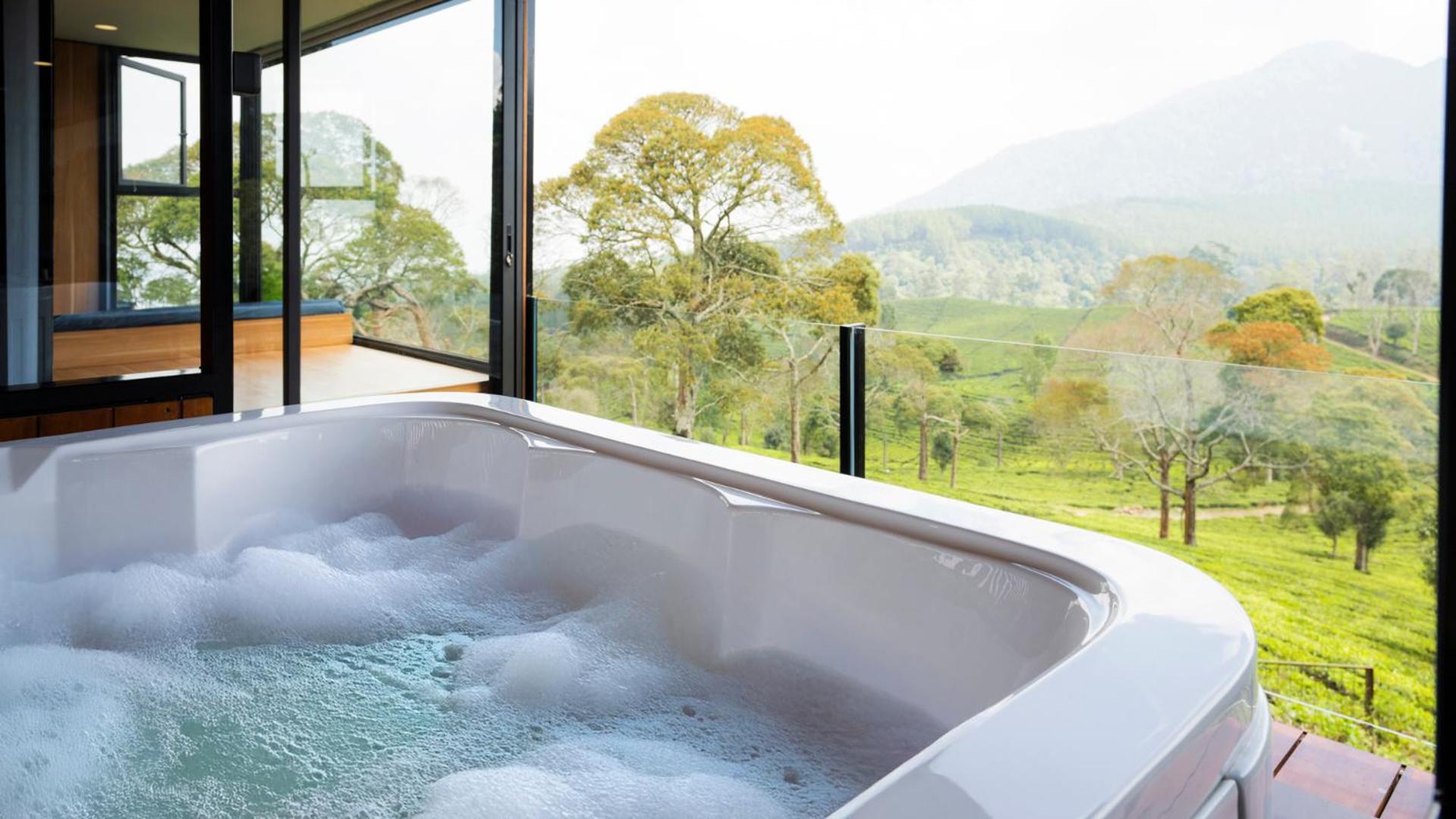 Royal Hot Tub with Extrabed photo 2