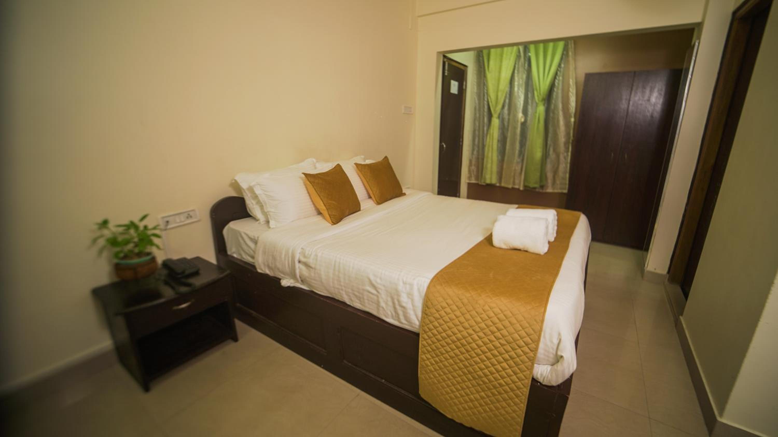 Deluxe Double Room - Photo 32