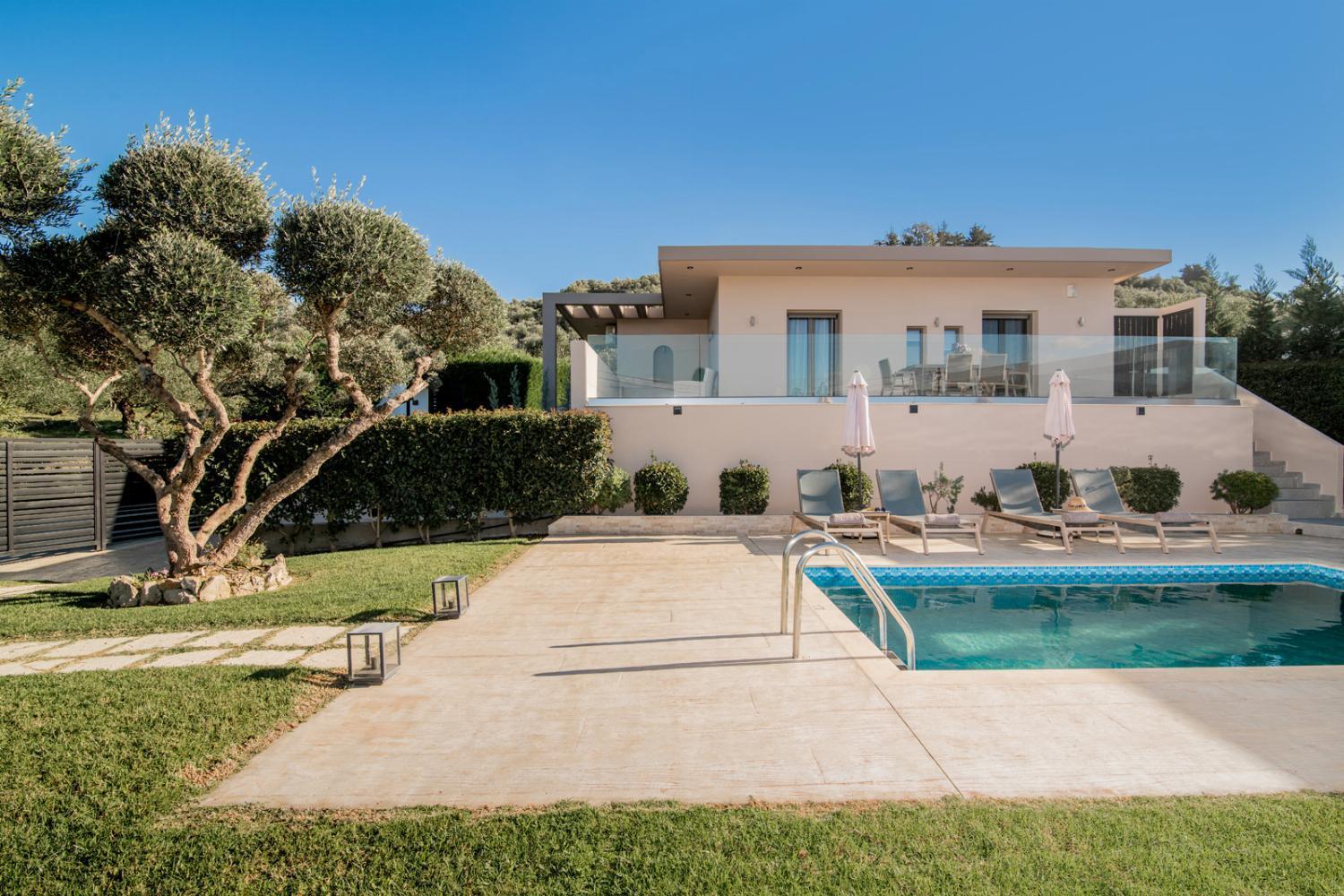Villa photo 2