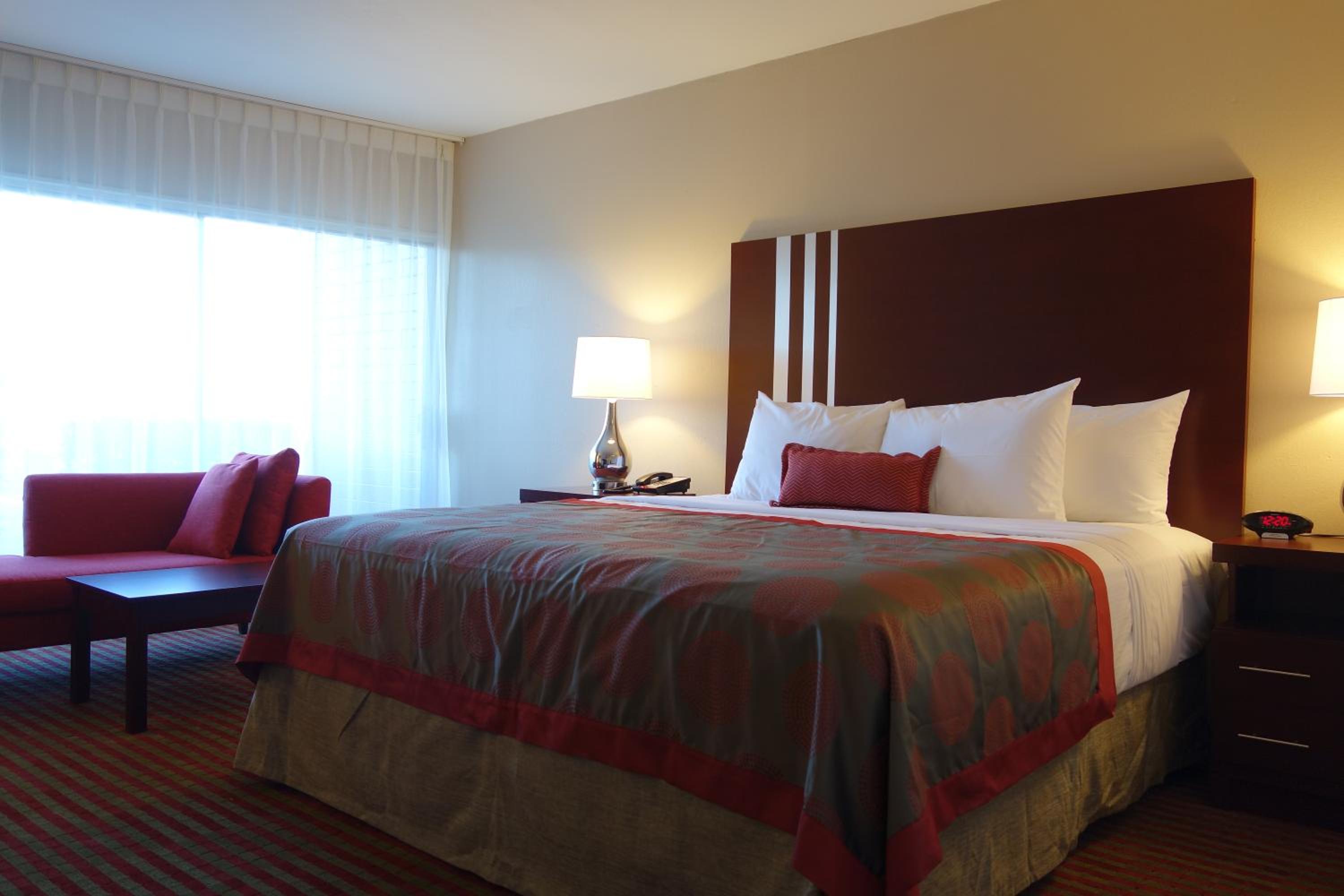 King Room - Non-Smoking - Photo 1